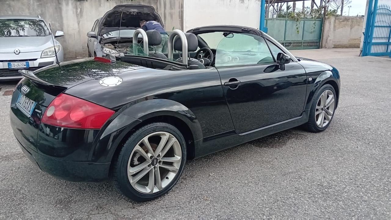 Audi TT-cabrio quattro-1.8 t-190 cv-2006