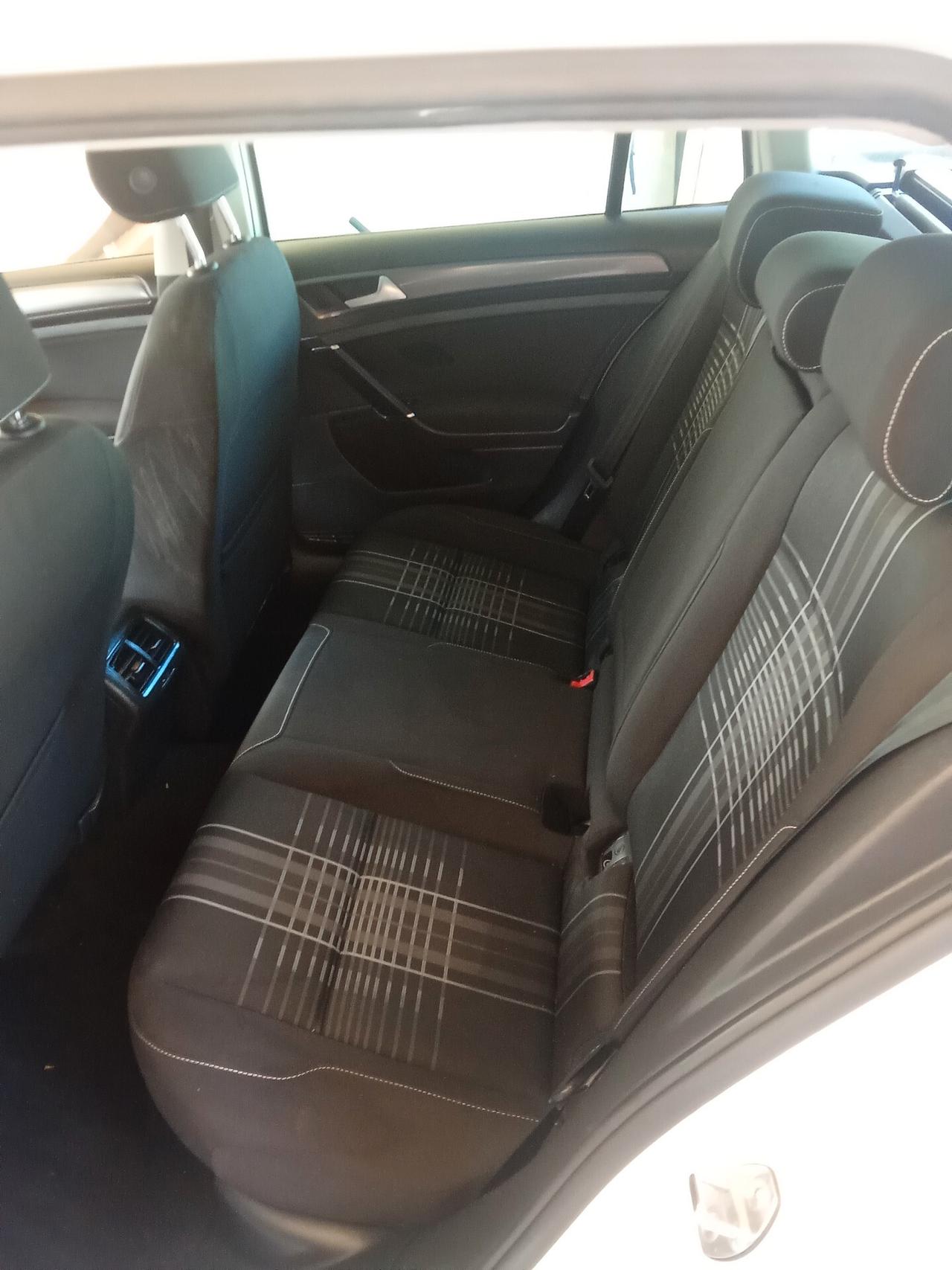 Golf Variant 1.6 TDI 110 CV DSG 12/015