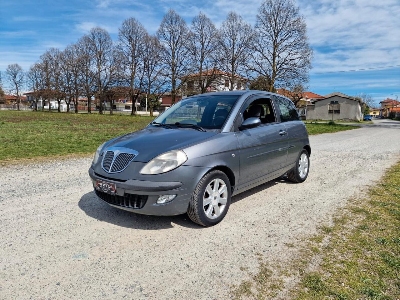 Lancia Ypsilon 1.2 60cv motore Fire motore con solo 45mila km i
