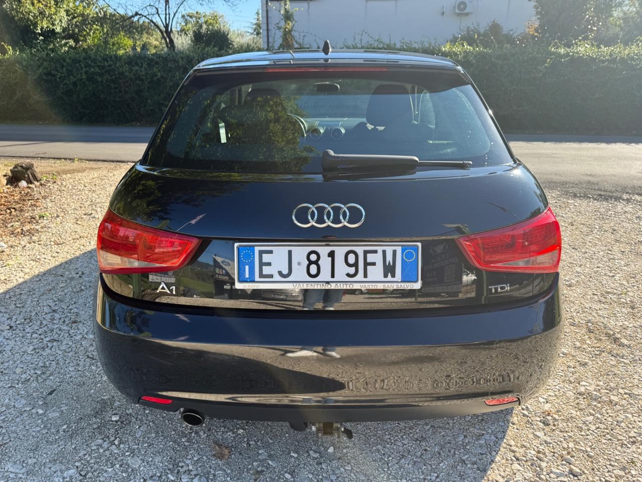 Audi A1 1.6 TDI 105 CV Attraction con GANCIO TRAINO A SCOMPARSA