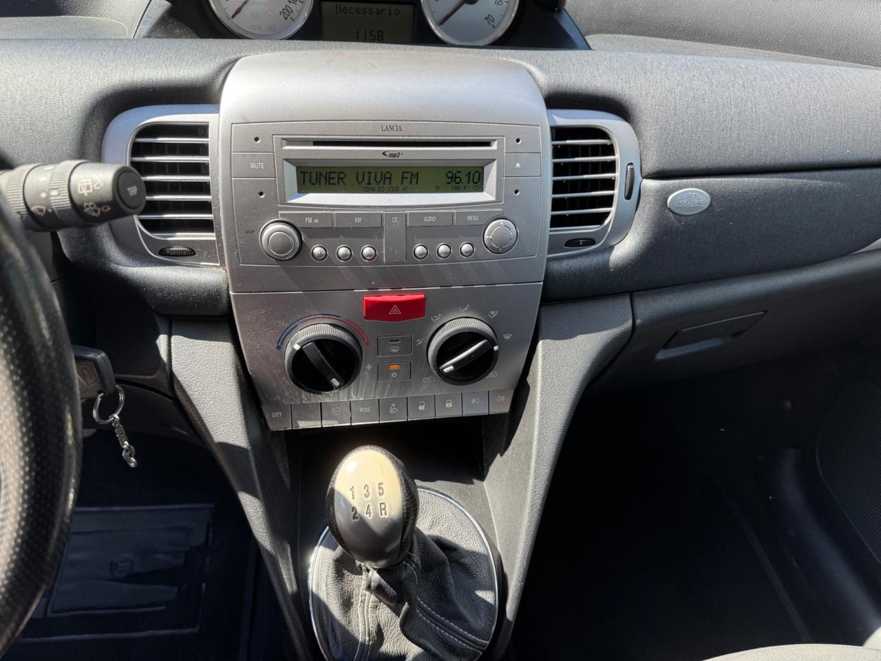 Lancia Ypsilon 1.3 MJT 75 CV PER COMMERCIANTI