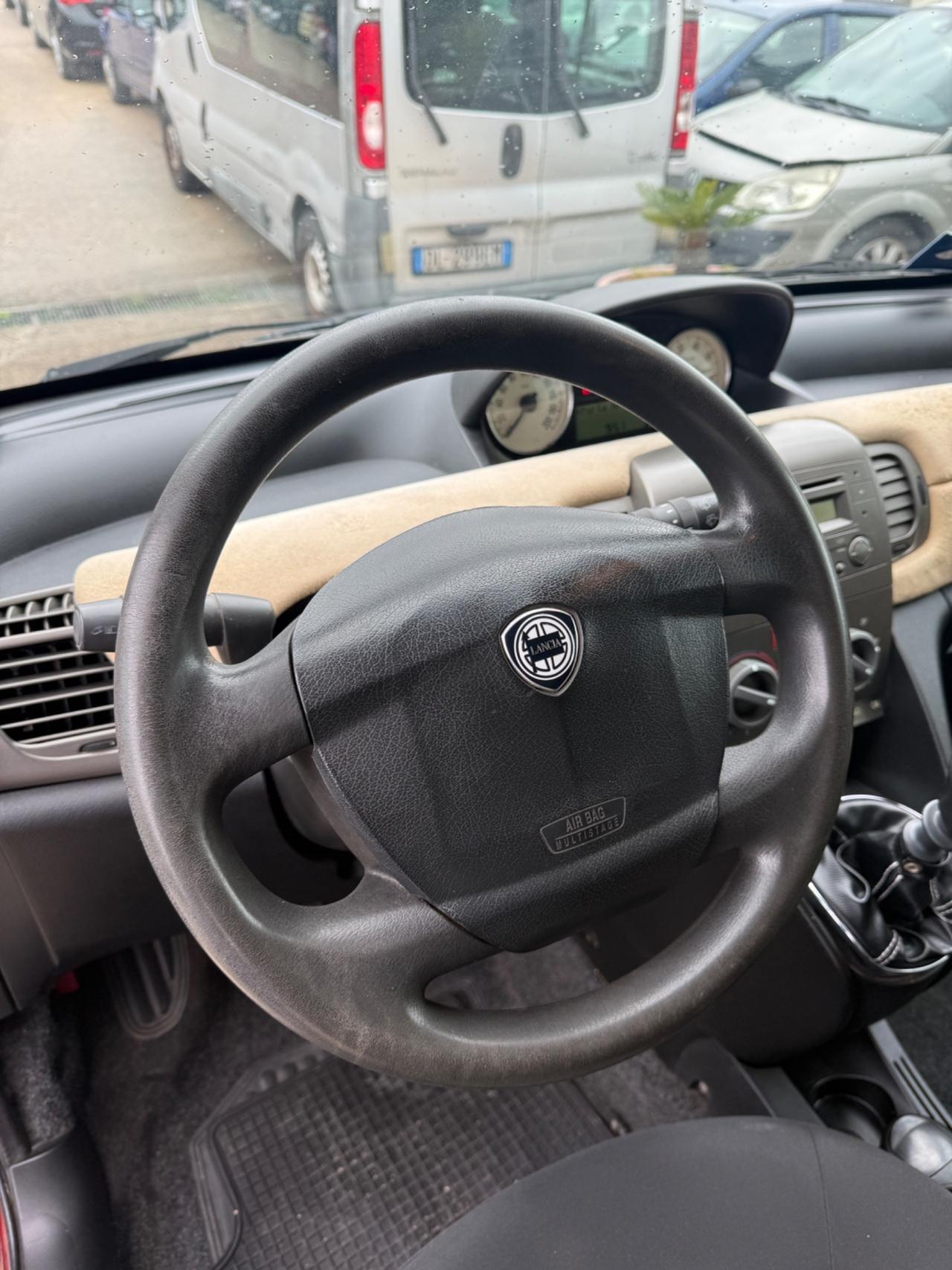 Lancia Ypsilon 1.2 Benz