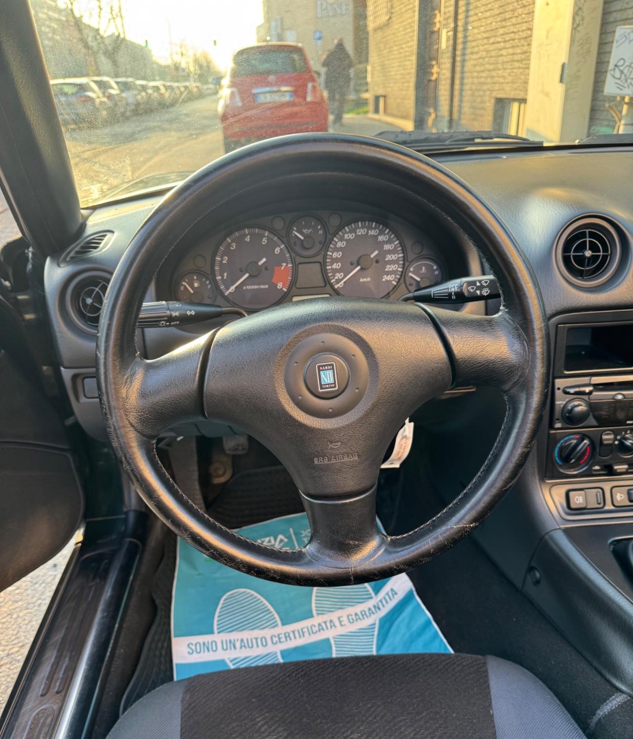 Mazda MX-5 1.6i 16V 110 cv Nardi Spider