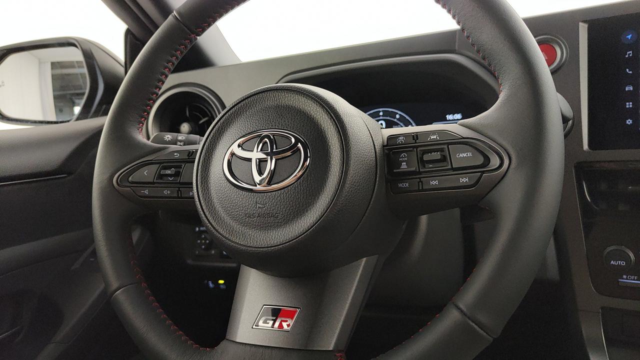 TOYOTA GR Yaris 1.6 Circuit dat-8