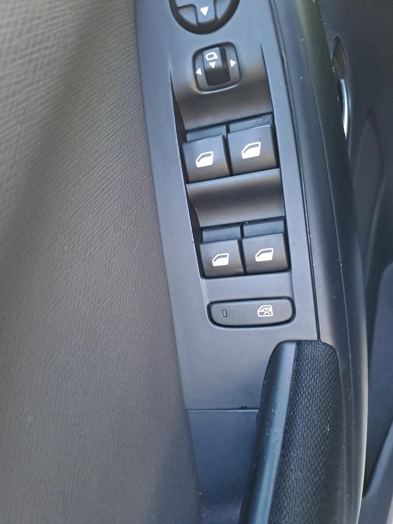 Citroen C4 1.6 e-HDi 115 automatico