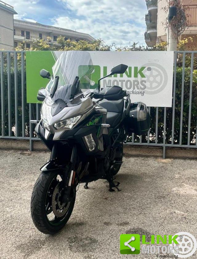 KAWASAKI Versys 1100 S .