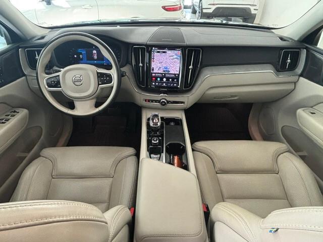 Volvo XC60 2.0d b4 Ultimate Dark awd 2024