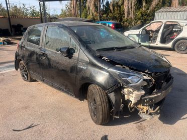 Toyota Yaris 1.5 ibrida auto sinisnistrata