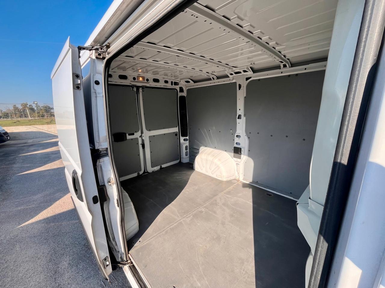 PEUGEOT BOXER 328 L1H1 2.2 BlueHDi 120 CV * FURGONE