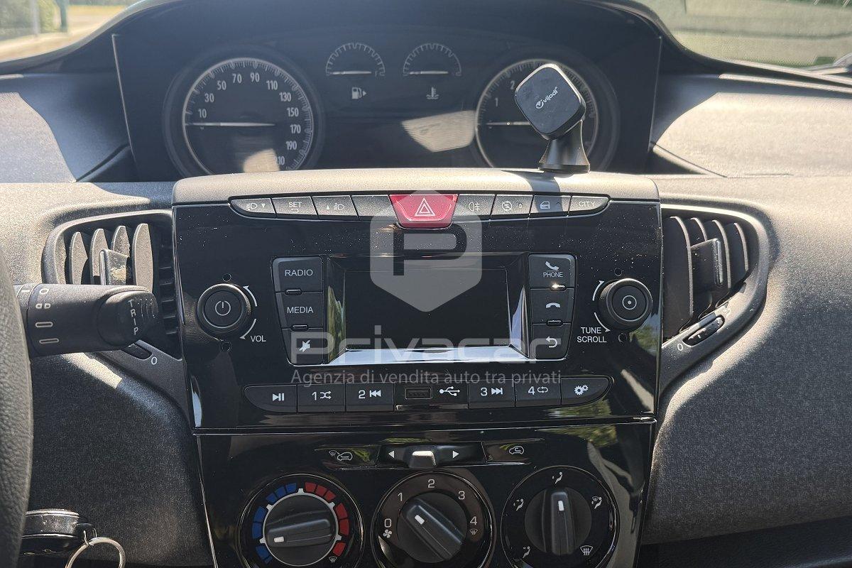LANCIA Ypsilon 1.2 69 CV 5 porte GPL Silver
