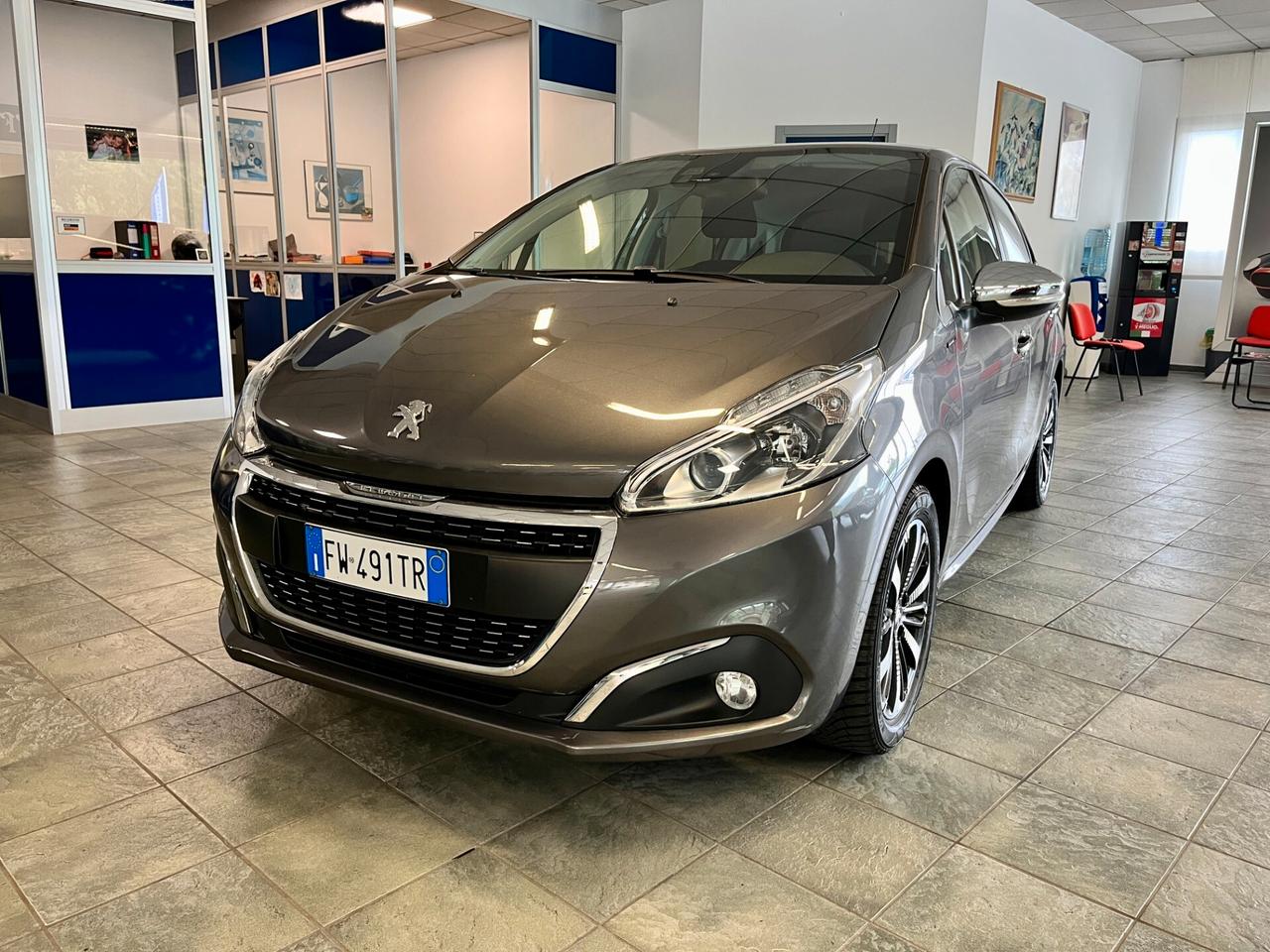 Peugeot 208 PureTech 82 Stop&Start 5 porte Signature