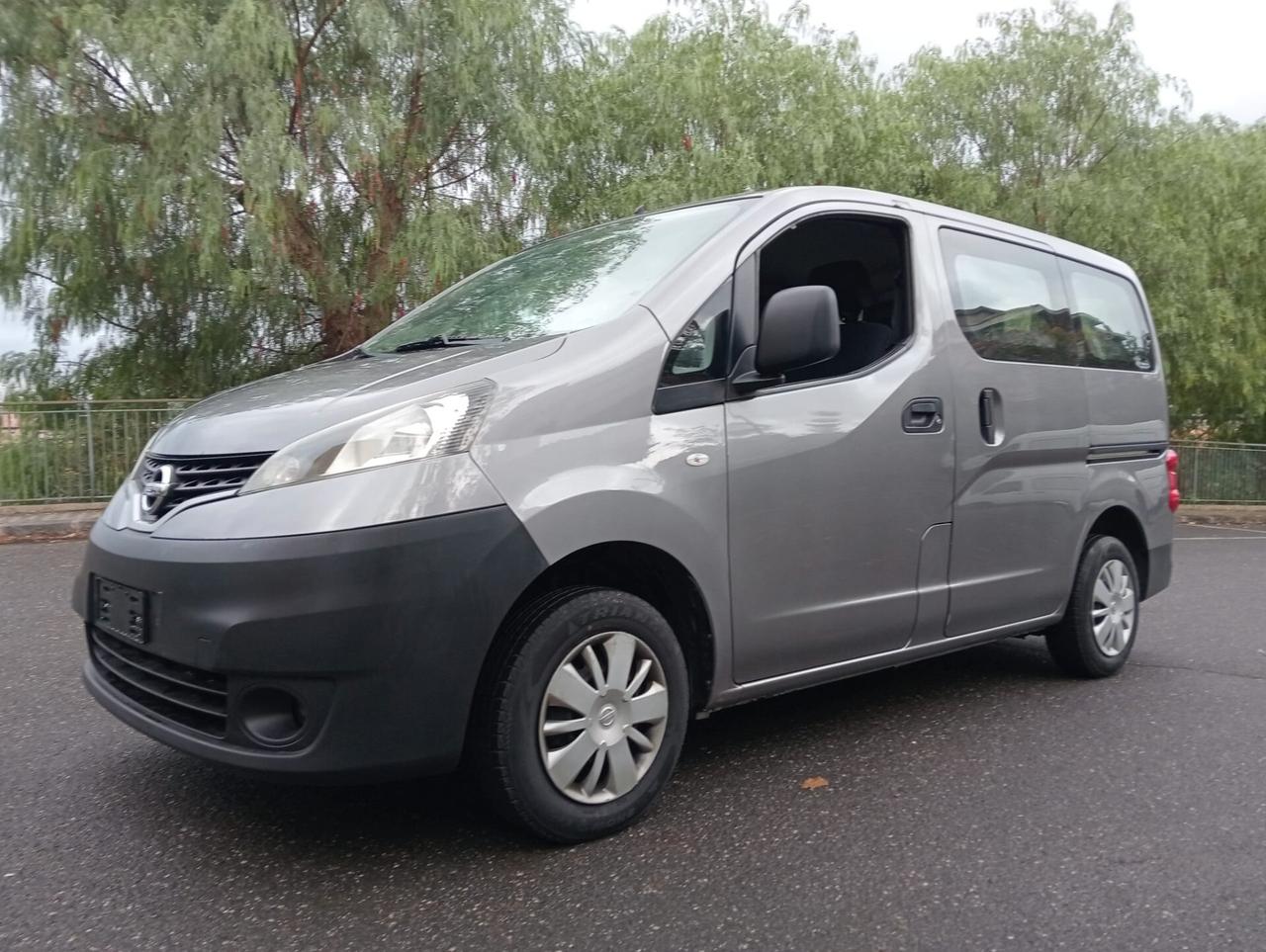 Nissan NV200 Pianale ribassato con rampa disabili in carrozzina