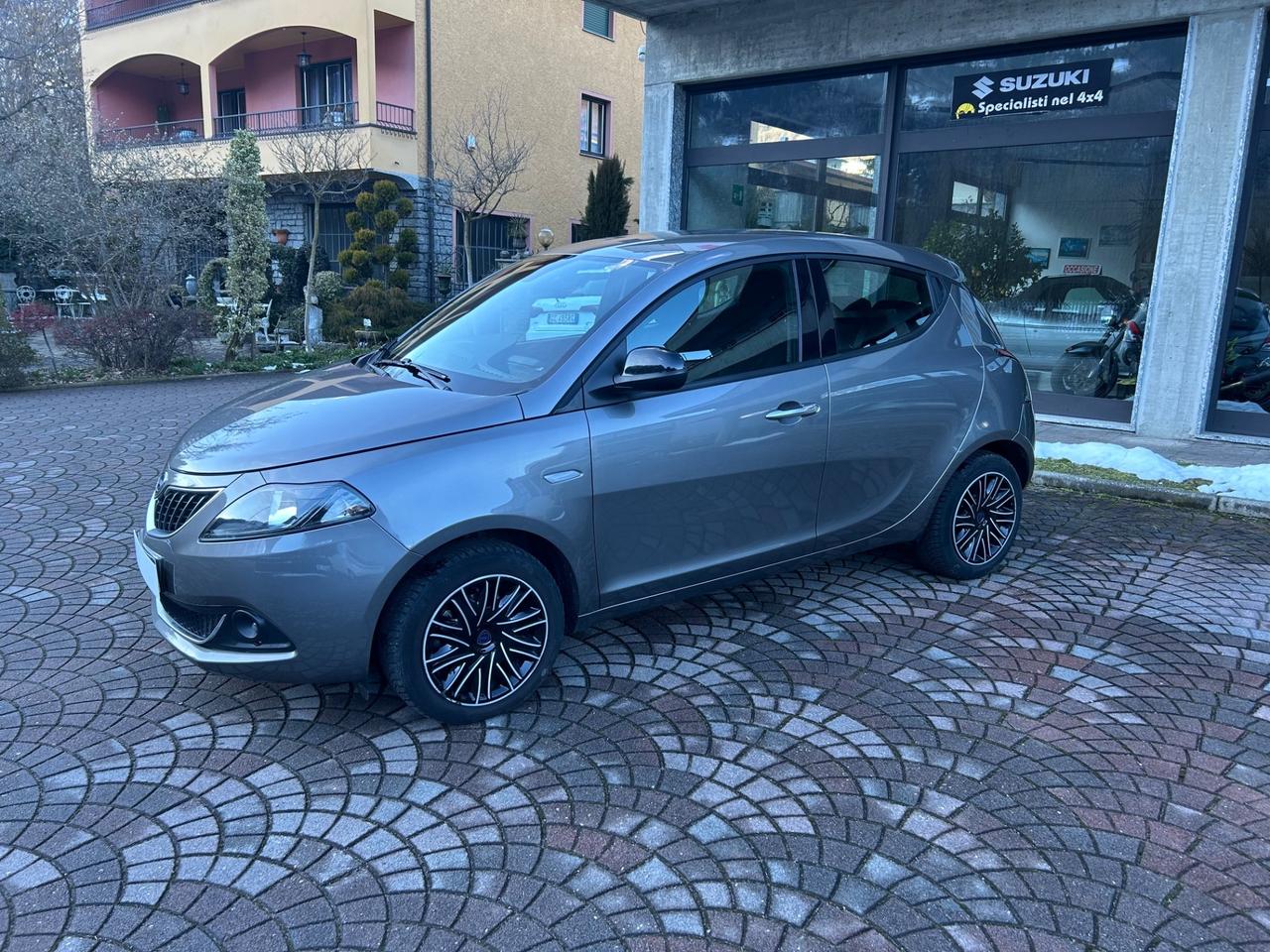 Lancia Ypsilon 1.0 FireFly 5 porte S&S Hybrid Gold