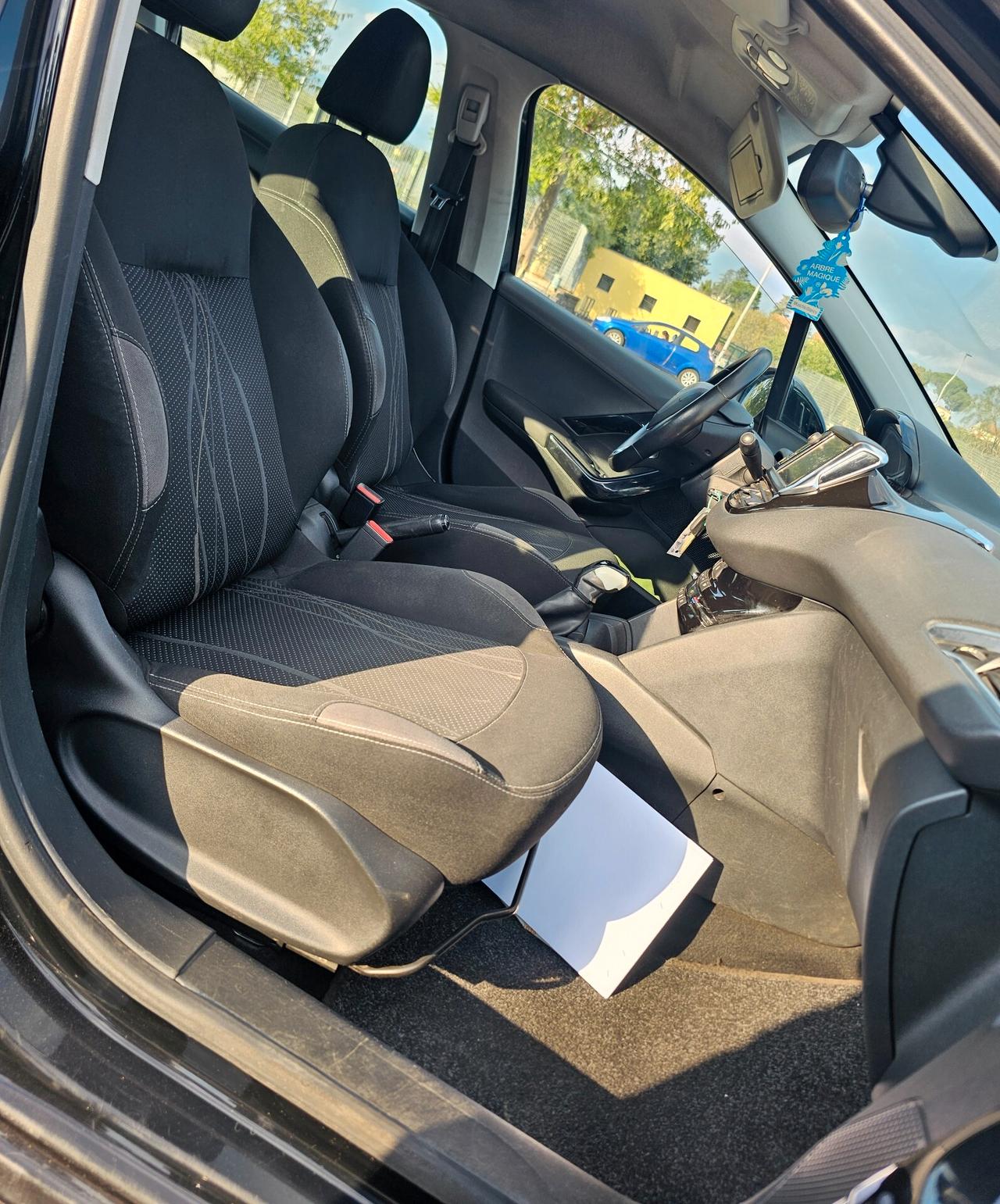 Peugeot 208 1.2 VTi 82 CV 5 porte