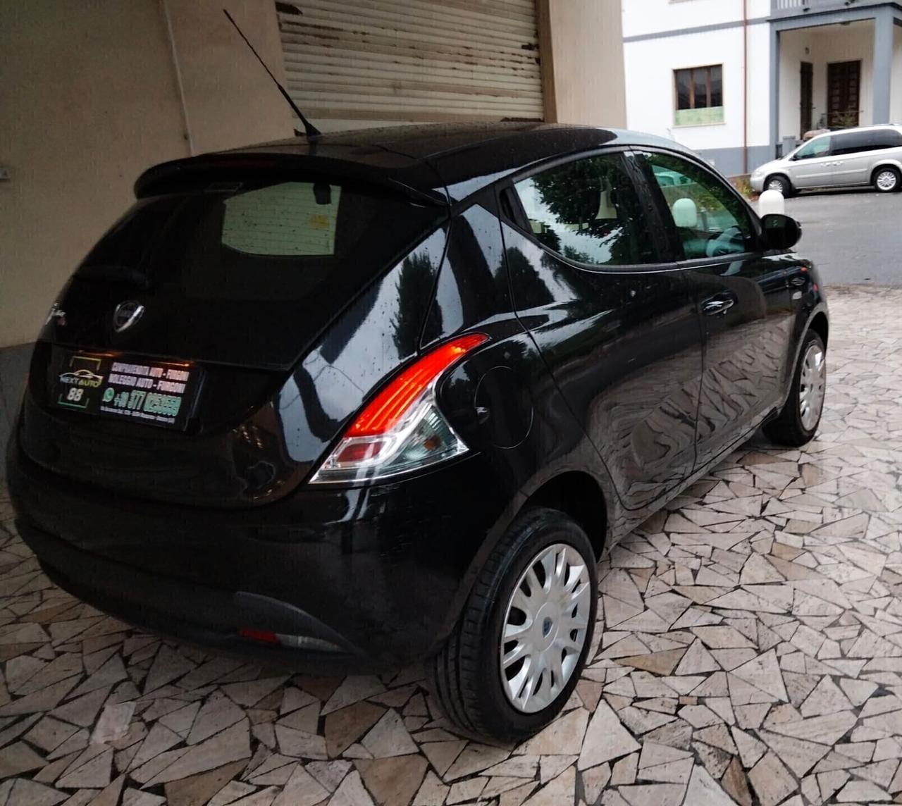 Lancia Ypsilon 0.9 TwinAir 85 CV 5 porte S&S DFN Gold 2014 NEOPATENTATI