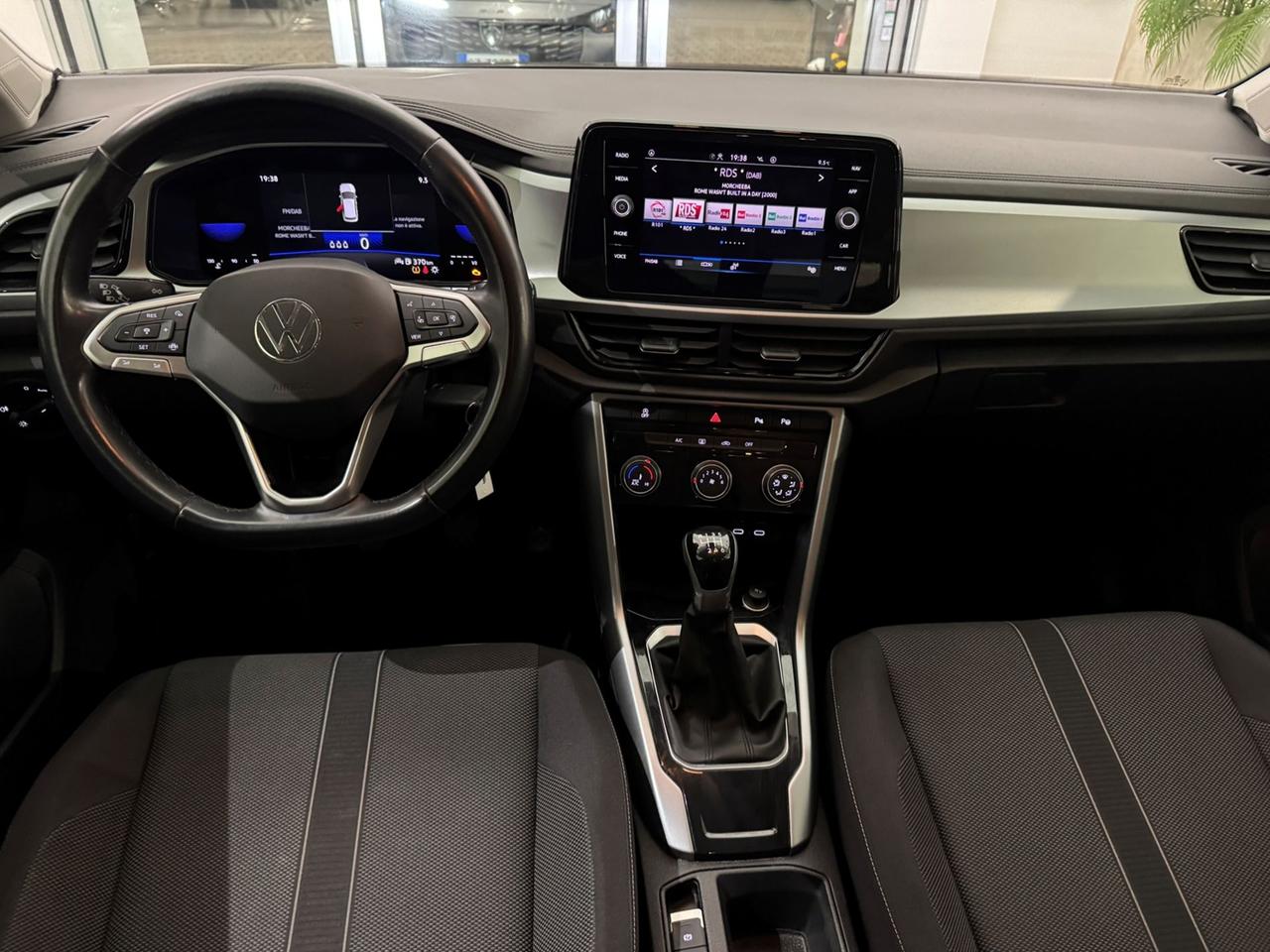 VOLKSWAGEN T-Roc 2022 1.0 tsi Life 110cv