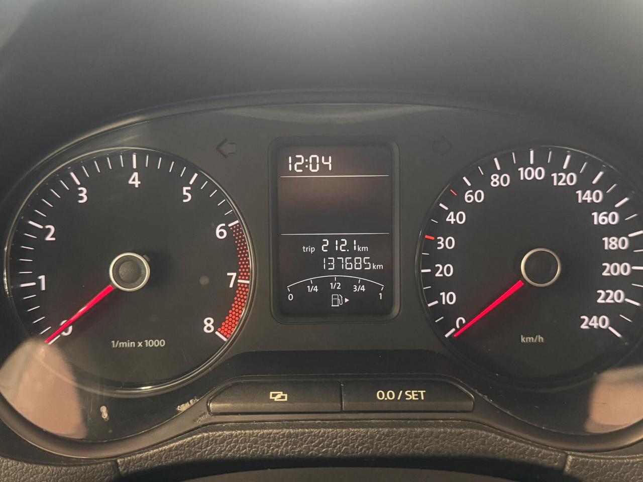 Volkswagen Polo 2010 1.2 Benz TRENDLINE 137.000 KM