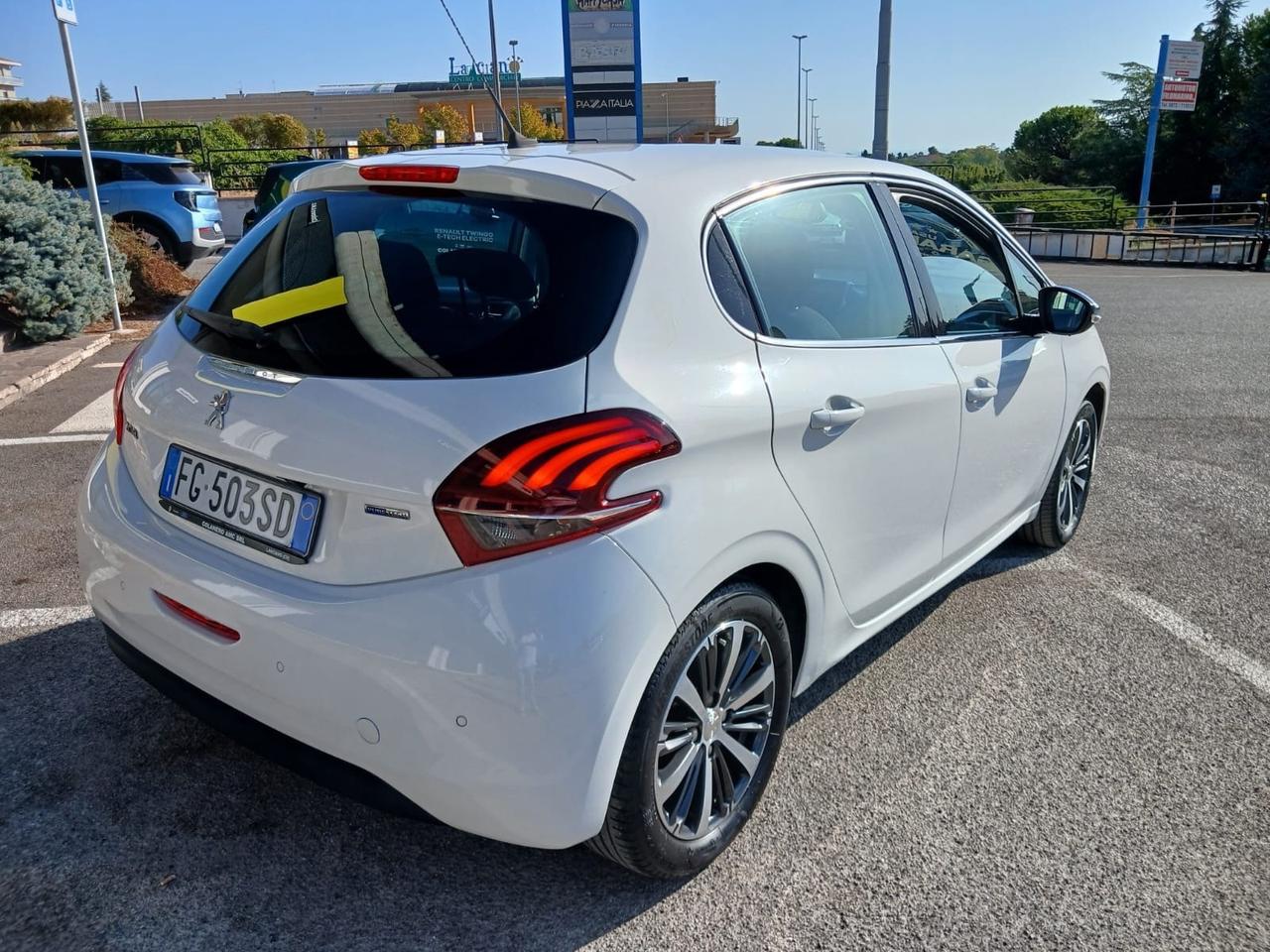 Peugeot 208 PureTech 82 5 porte Allure