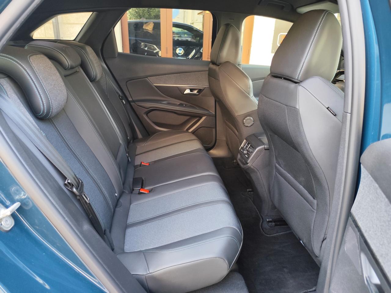 Peugeot 3008 1.5 BlueHDi 130CV ALLURE AUTOMATICA