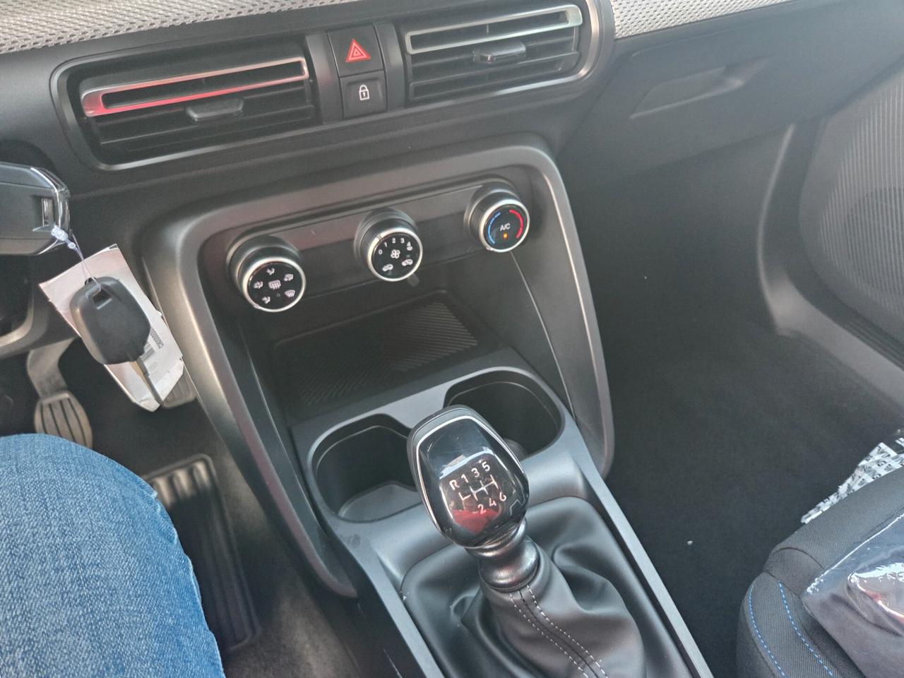Citroen C3 PLUS 100 CV KM0 TETTO BIANCO NESSUN OBBLIGO FINANZIARIO