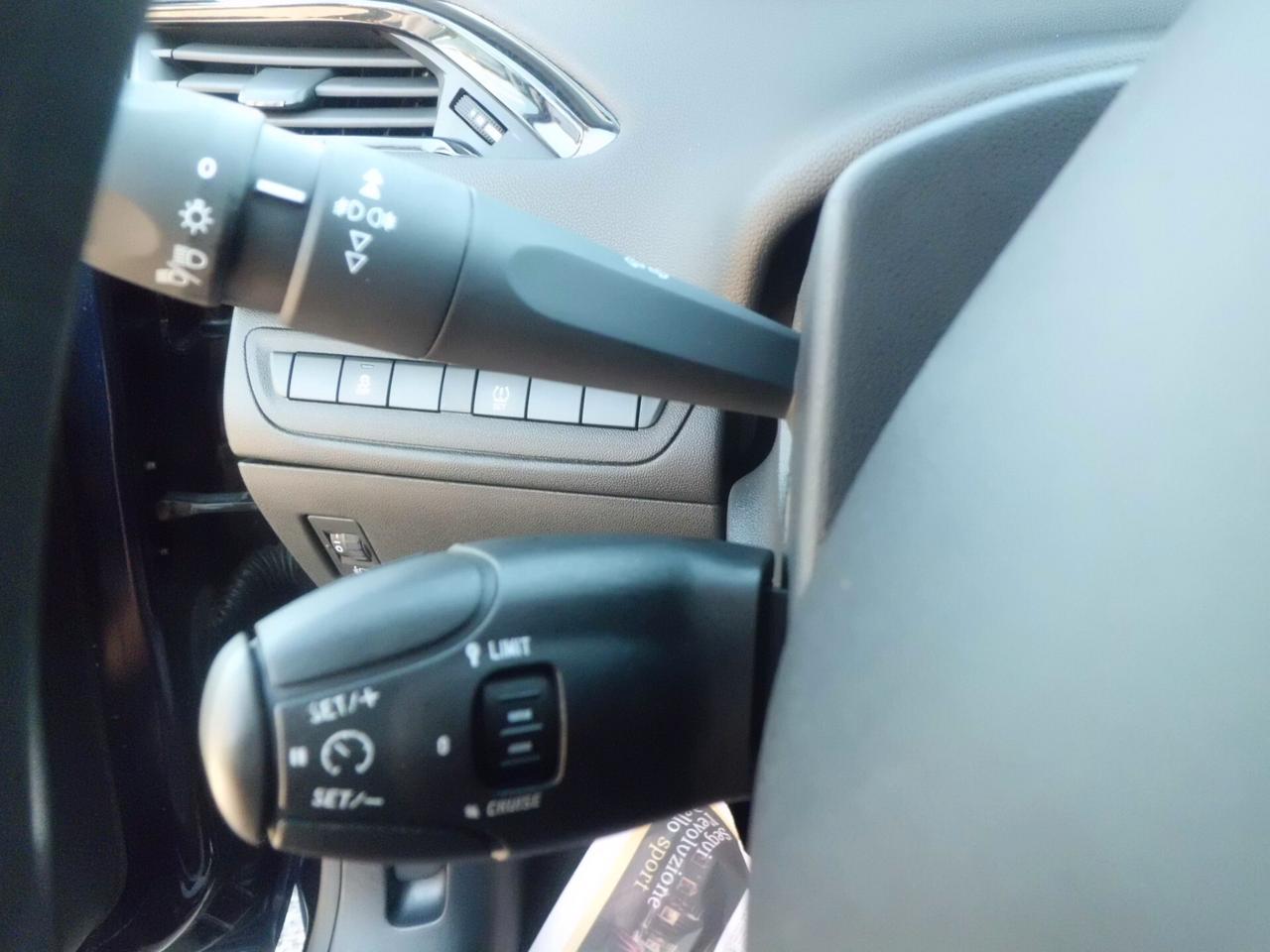 Peugeot 208 1.4 HDi 68 CV 5 porte Allure