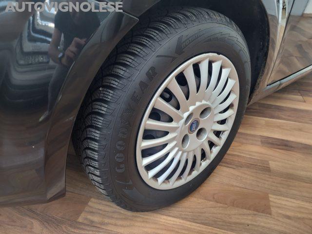 FIAT Grande Punto 1.4 5 porte Dynamic UNIPROPRIET-8 GOMME