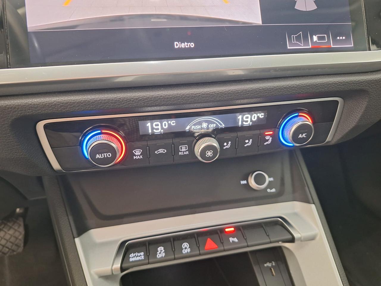 Audi Q3 35 TDI S tronic Business