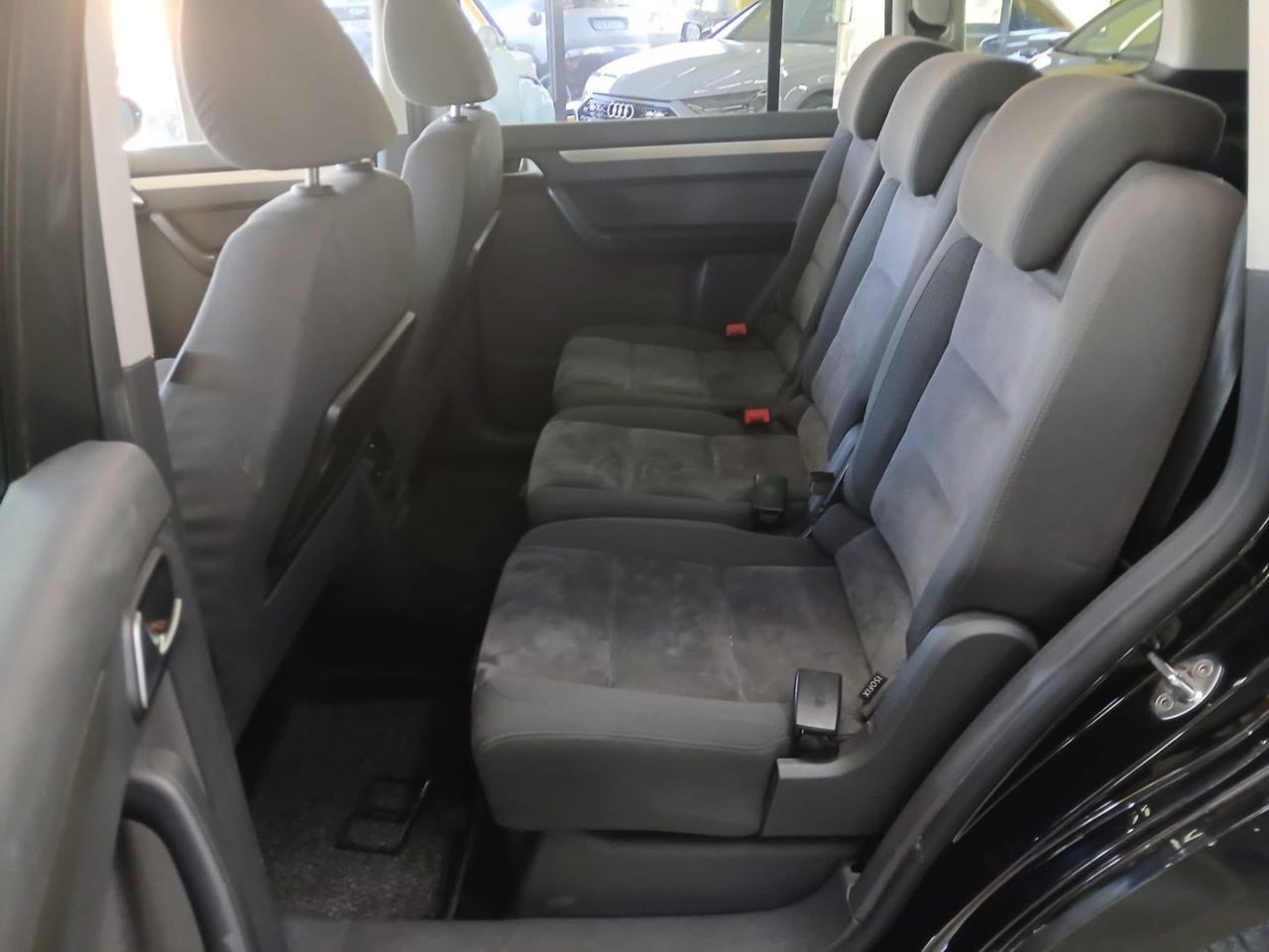 Volkswagen Touran Business 1.4 Highline EcoFuel 7 posti tetto navigatore full