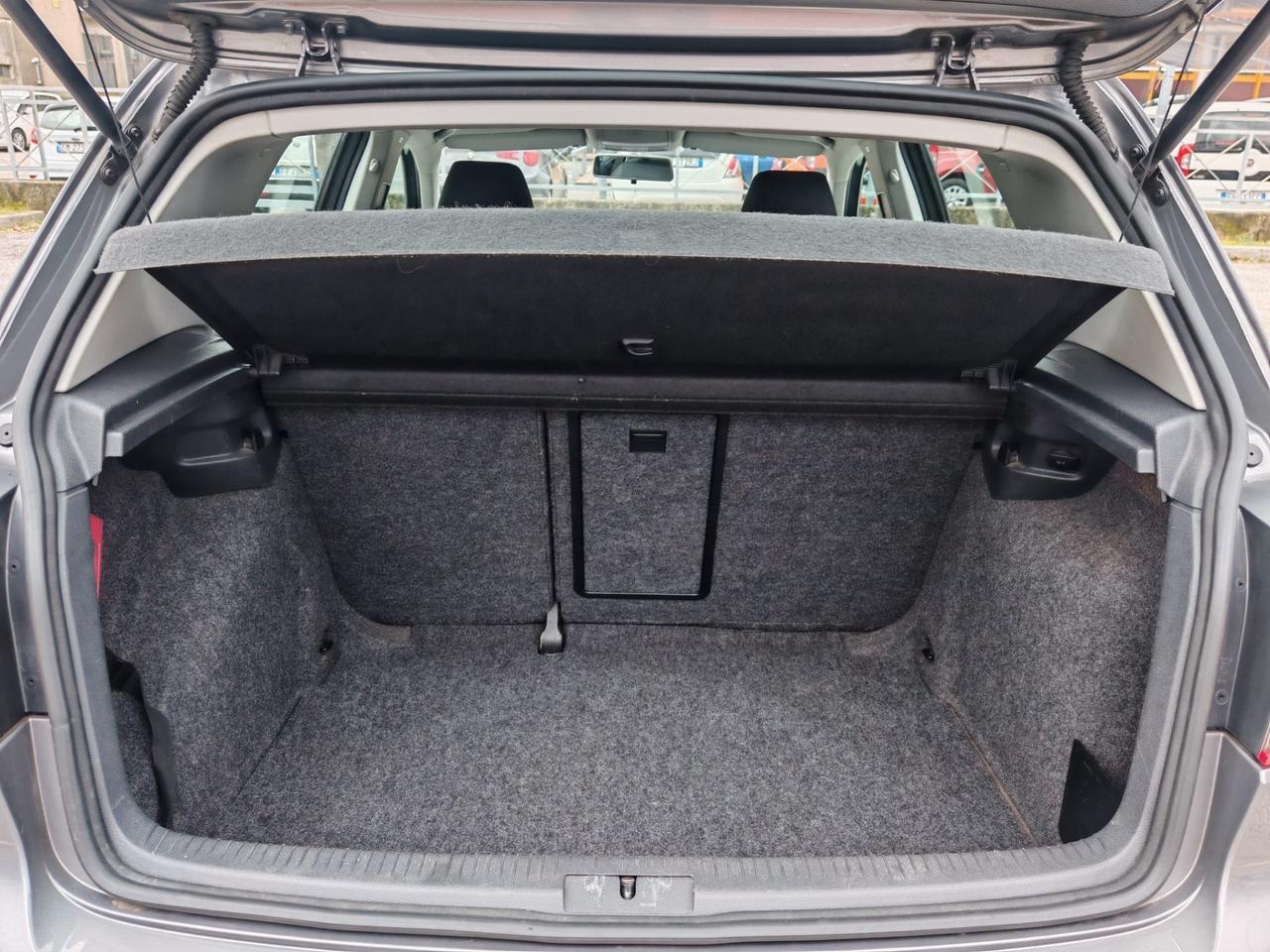 VW Golf VI 1.2 benz 105cv