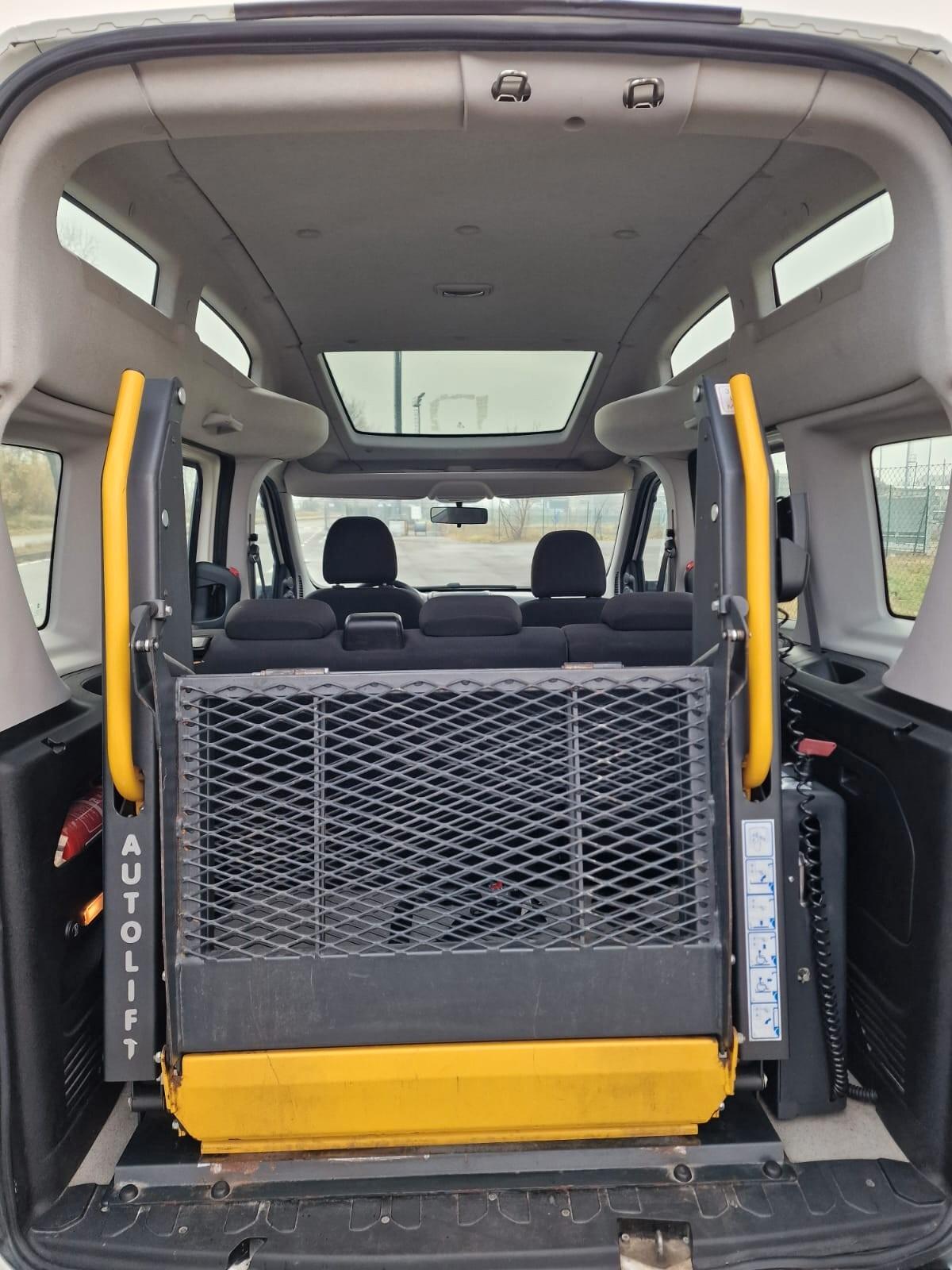 Fiat Doblo 1.6 MJT 16V trasporto disabili - 2012