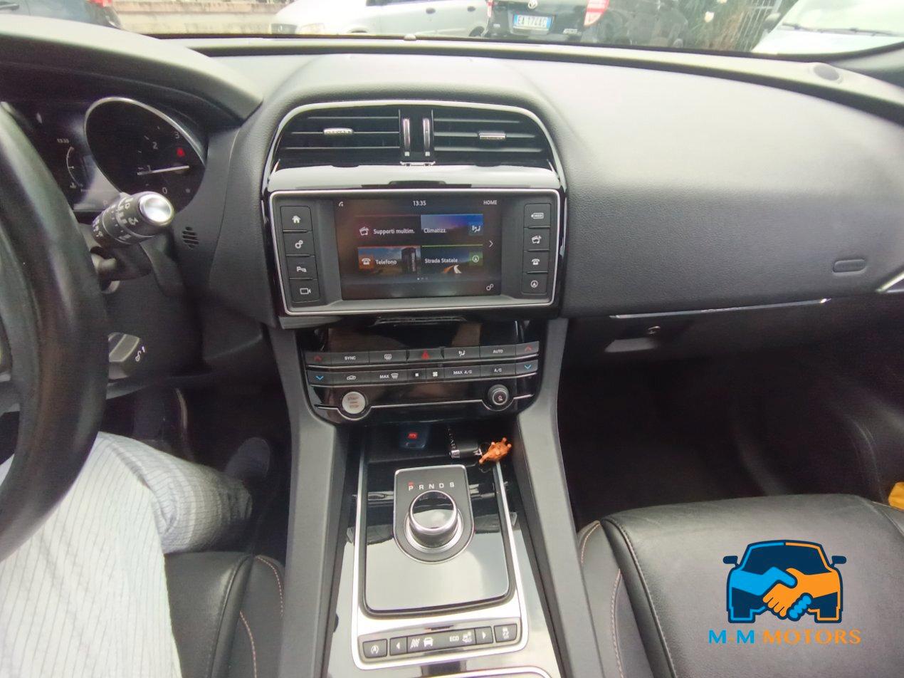 Jaguar F-Pace 2.0d Portfolio awd 180cv auto