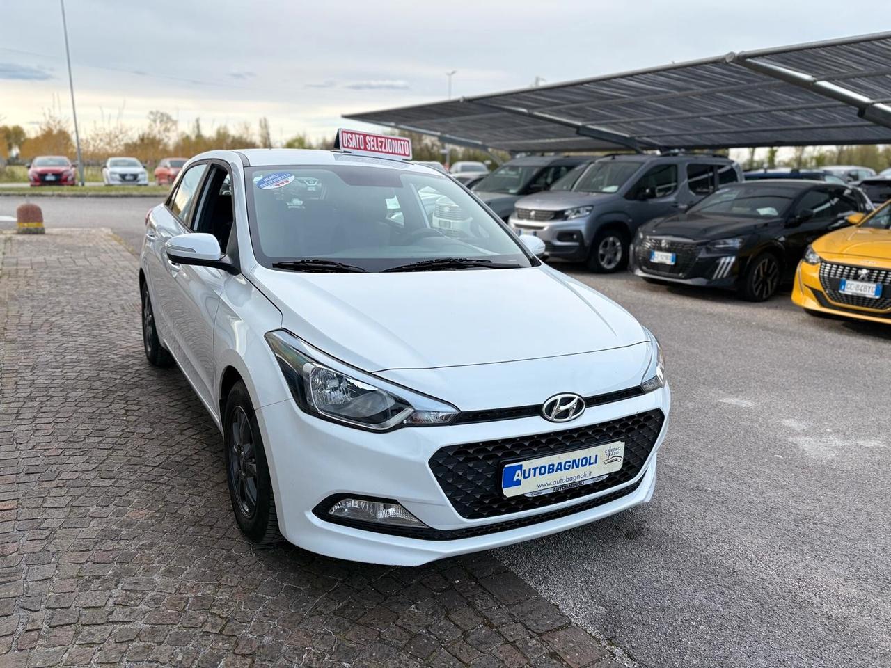 Hyundai i20 BLACKLINE 1.2 75 CV 5 porte UNICO PR.