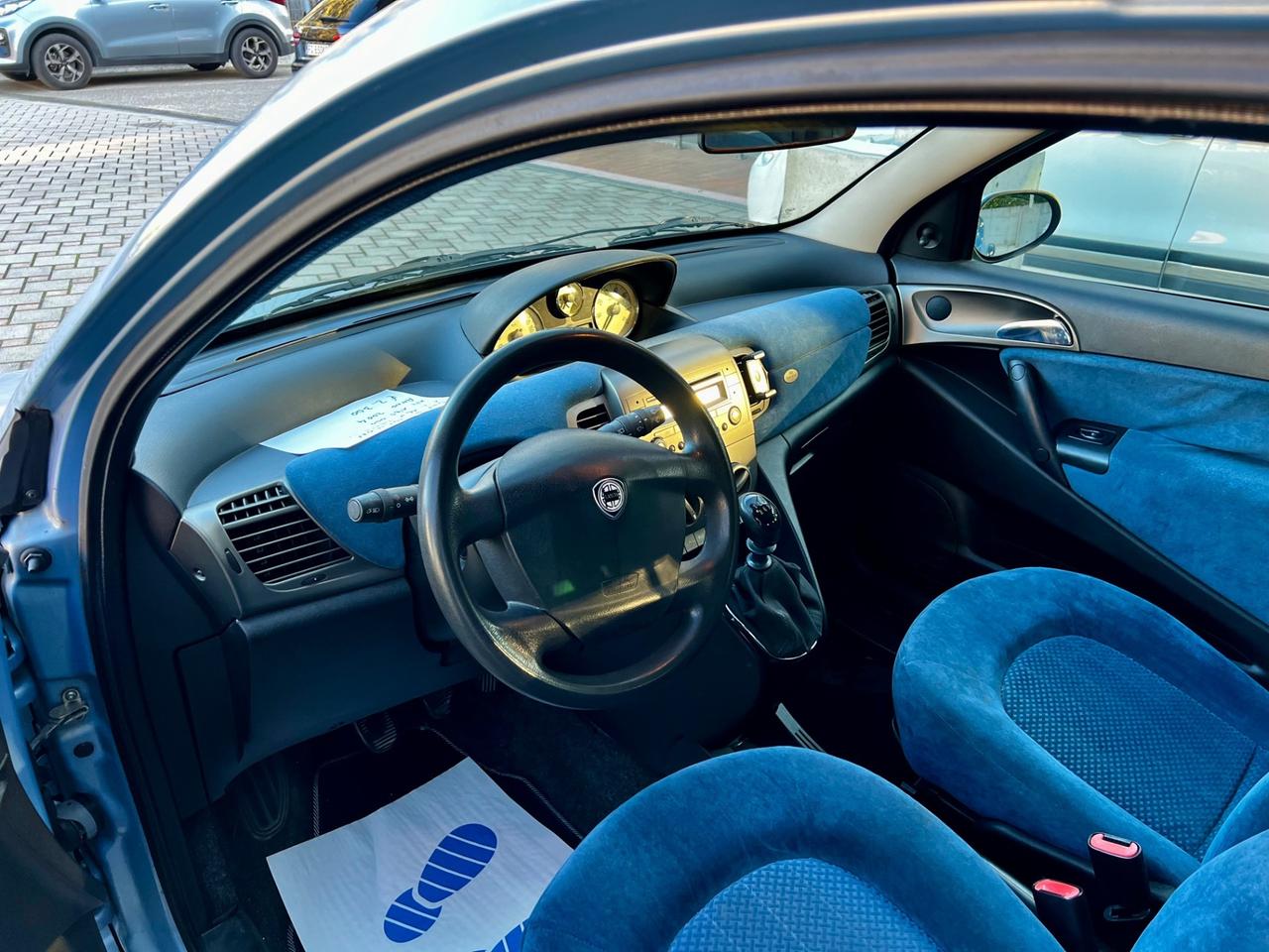 Lancia Ypsilon 1.2 16V Argento