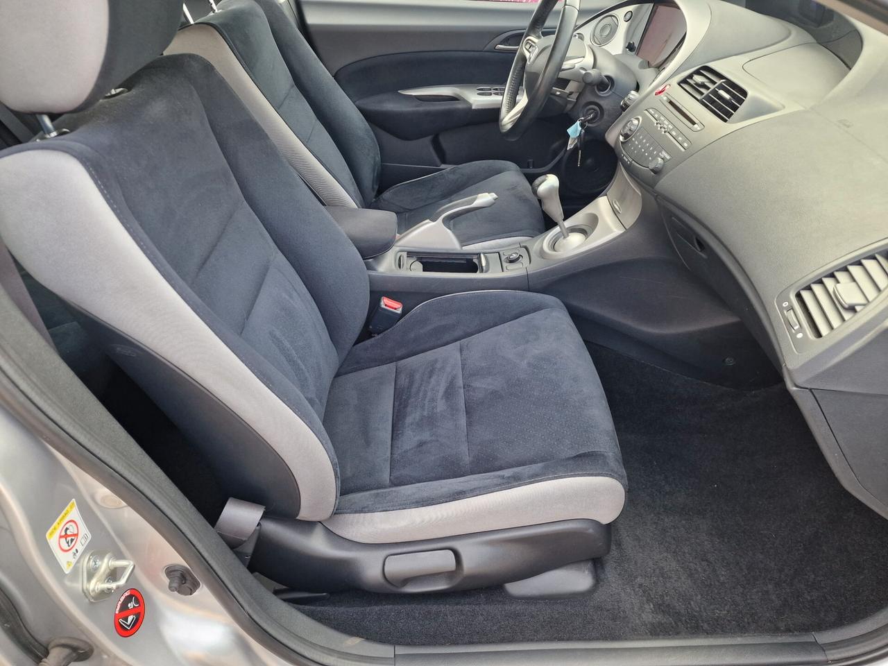 Honda Civic 1.8 i-VTEC 5p Sport