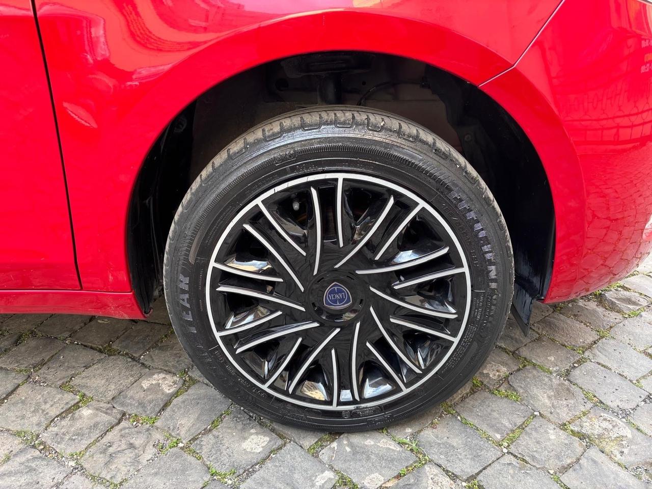 Lancia Ypsilon 1.0 FireFly 5 porte S&S Hybrid Ecochic Gold