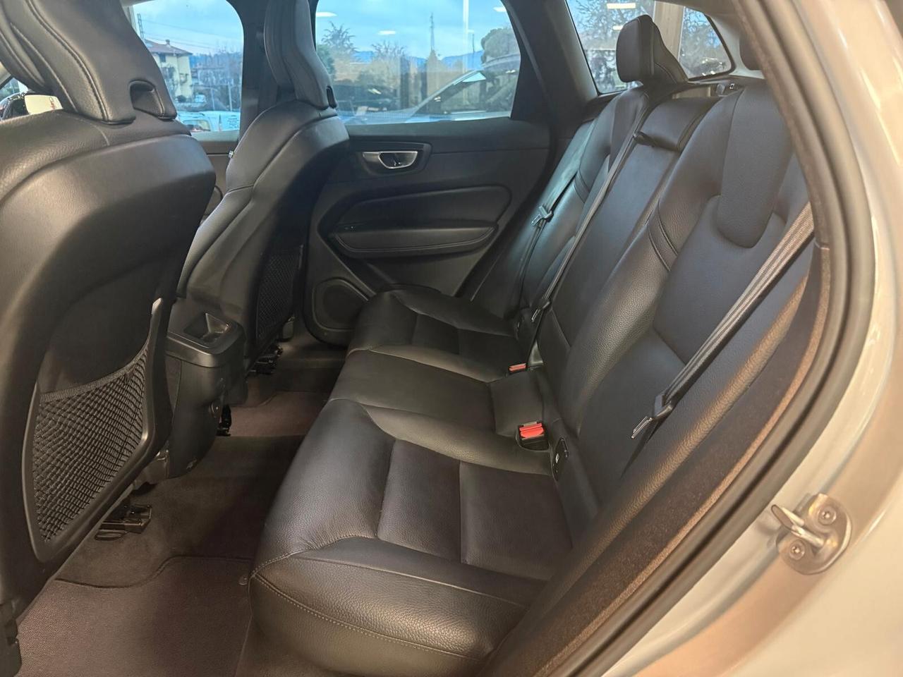 Volvo XC 60 XC60 B4 (d) AWD automatico Plus Dark