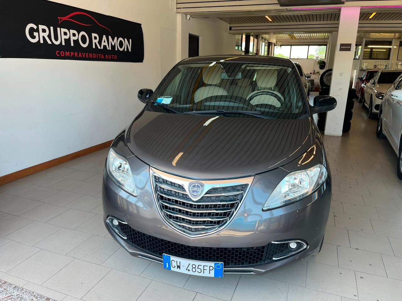 Lancia Ypsilon 1.2 69 CV 5 porte Platinum