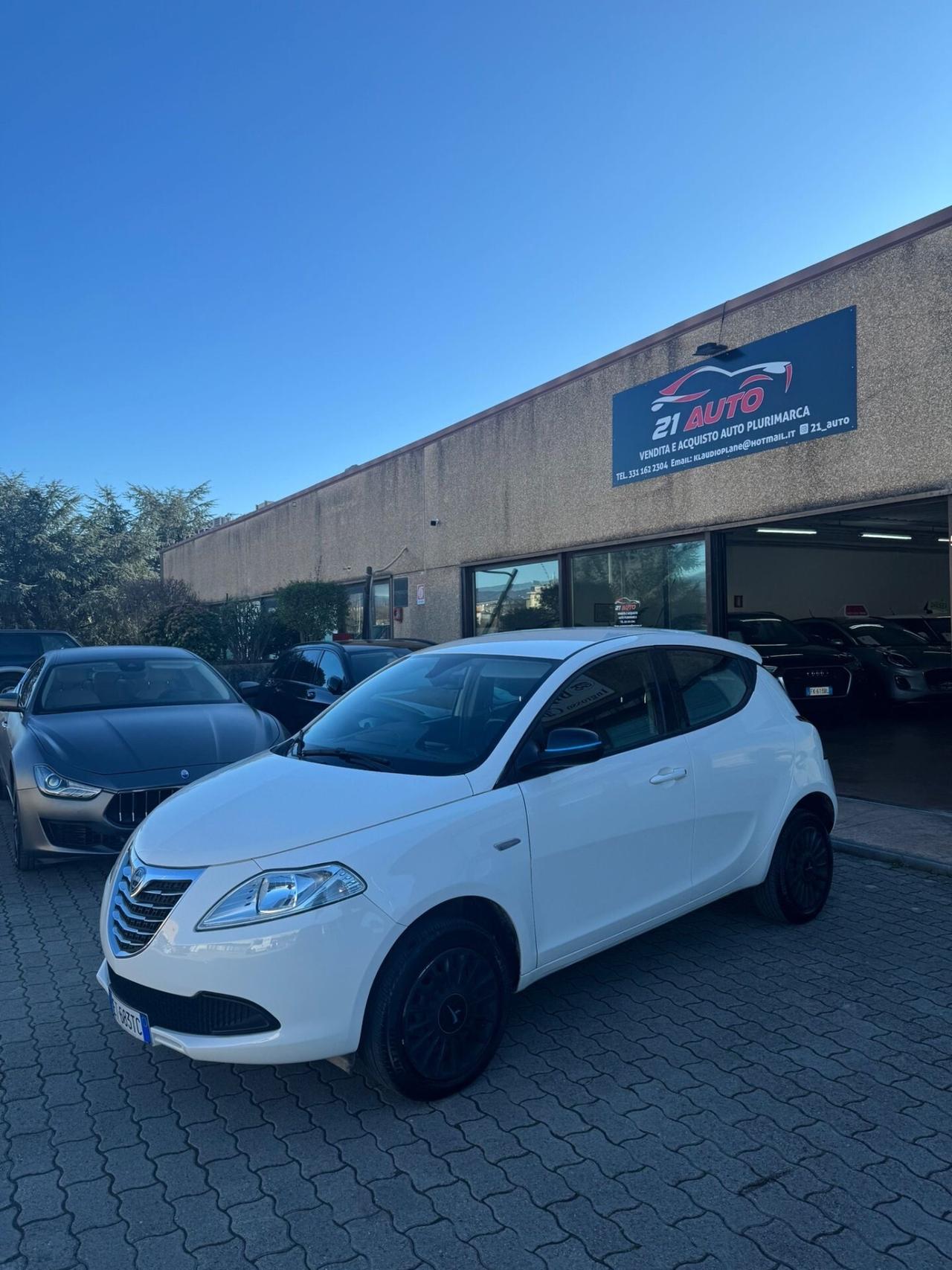 Lancia Ypsilon 0.9 TwinAir 85 CV 5 porte Metano Ecochic Gold