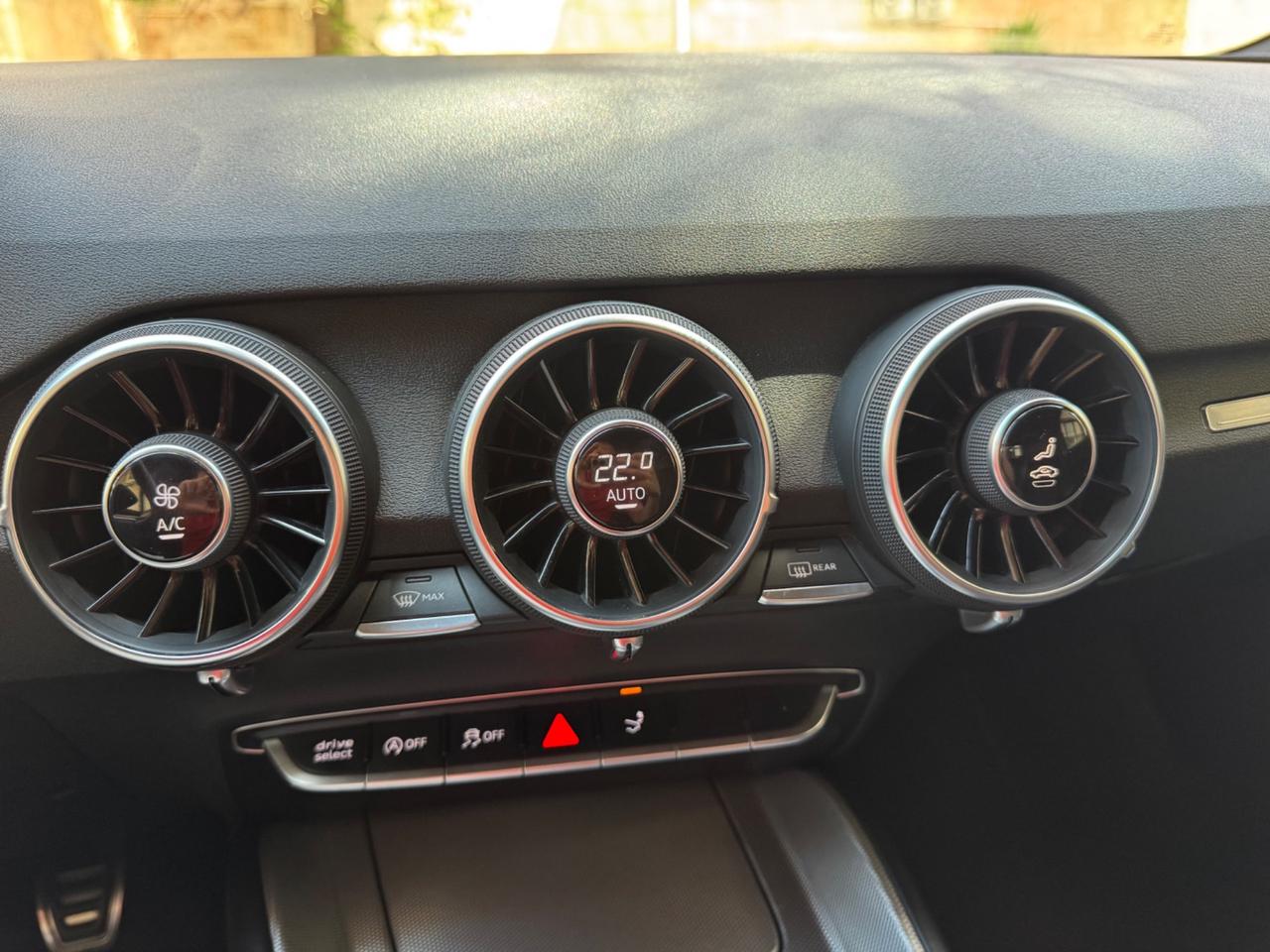 Audi TT Roadster 2.0 TDI ultra