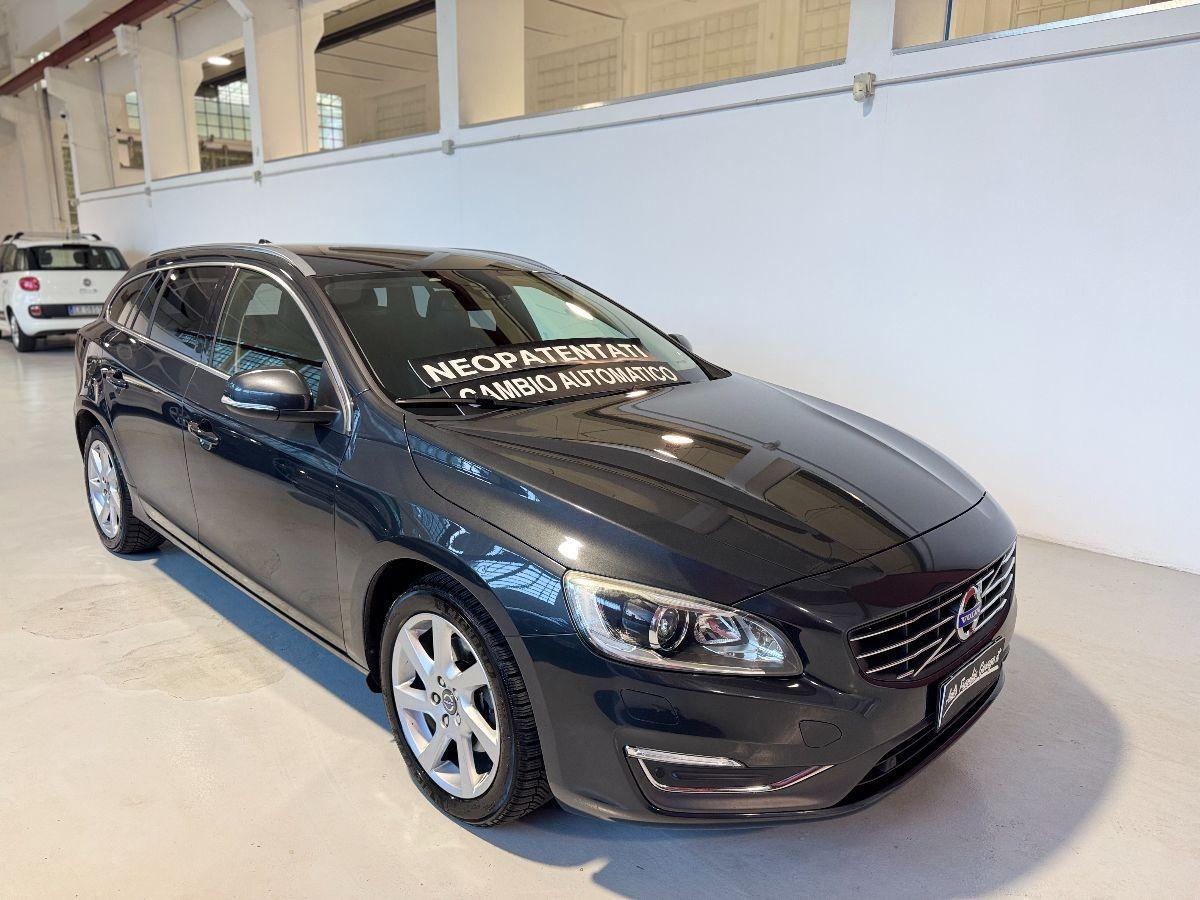 VOLVO - V60 - D3 Geartronic Summum