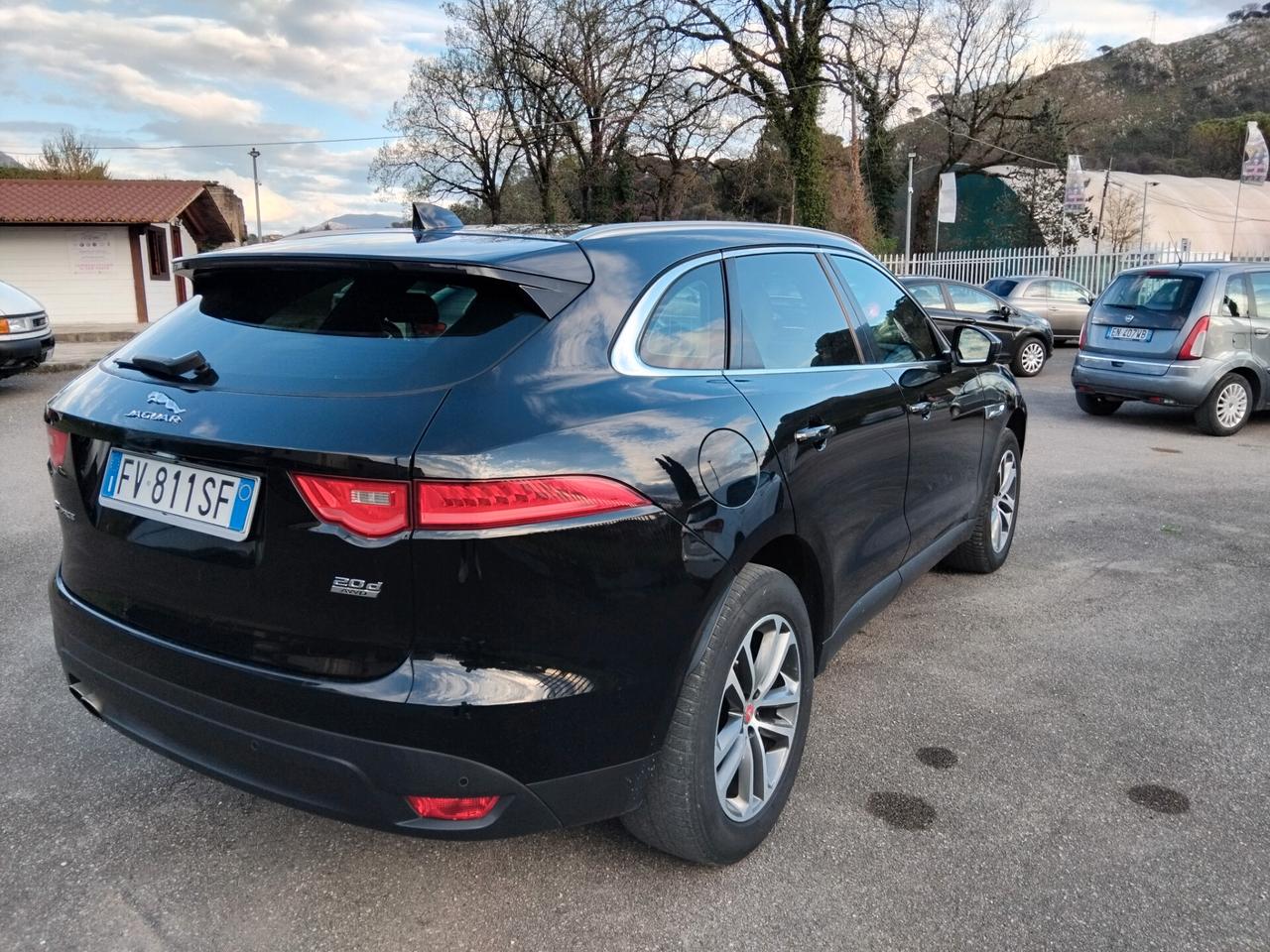 Jaguar F-Pace 2.0 D 180 CV Portfolio