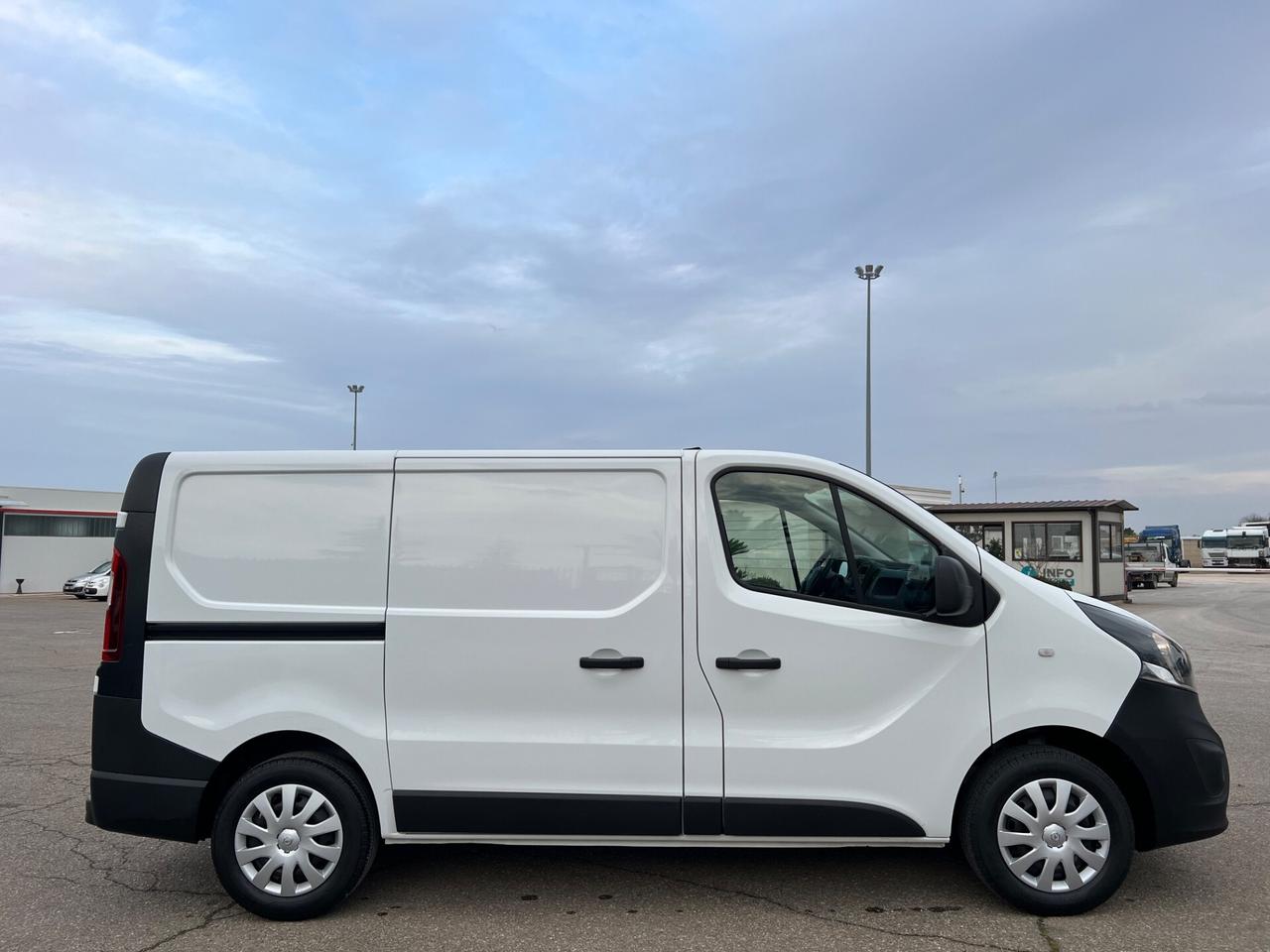 Opel Vivaro 1.6 CDTi 120cv MOTORE NUOVO - 2018