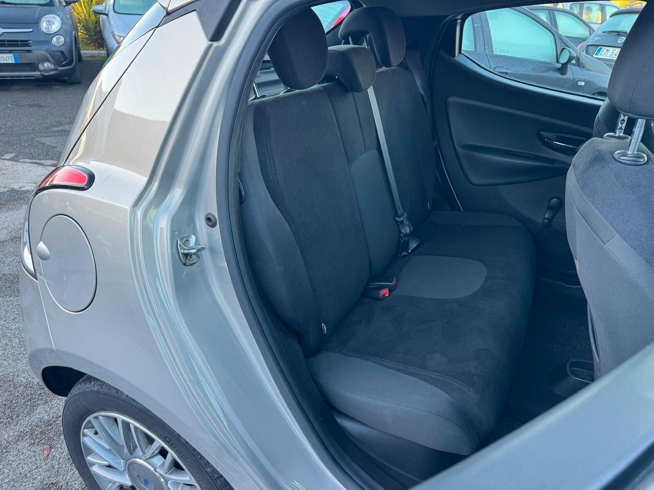 Lancia Ypsilon 1.2 69 CV 5p S&S Platinum 2013