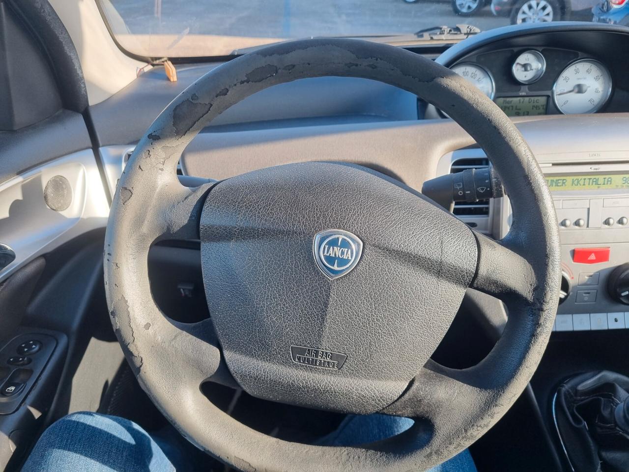 Lancia Ypsilon 1.4 Oro Ecochic GPL