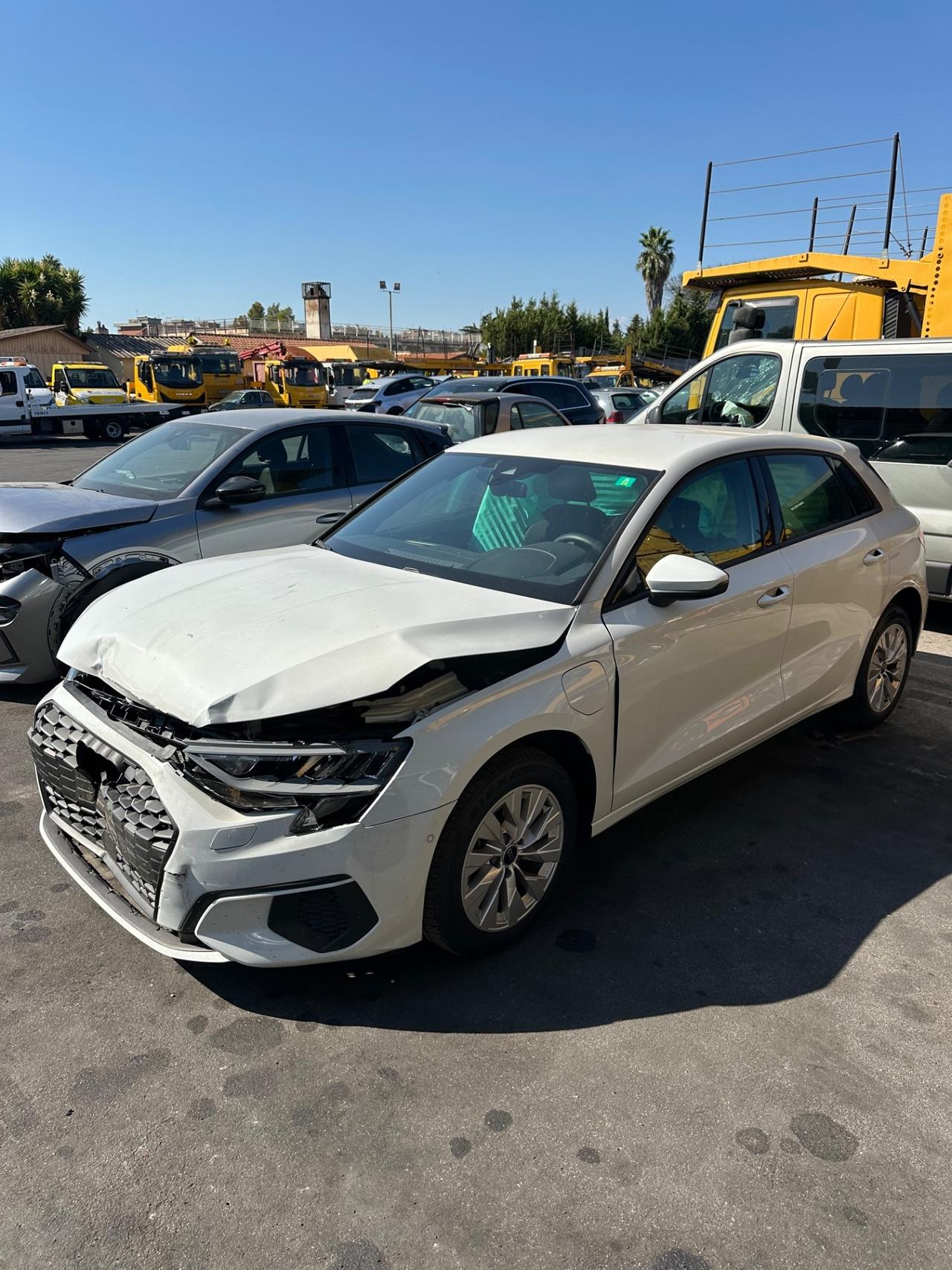 Audi A3 SPB 40 TFSI e S tronic SINISTRATA