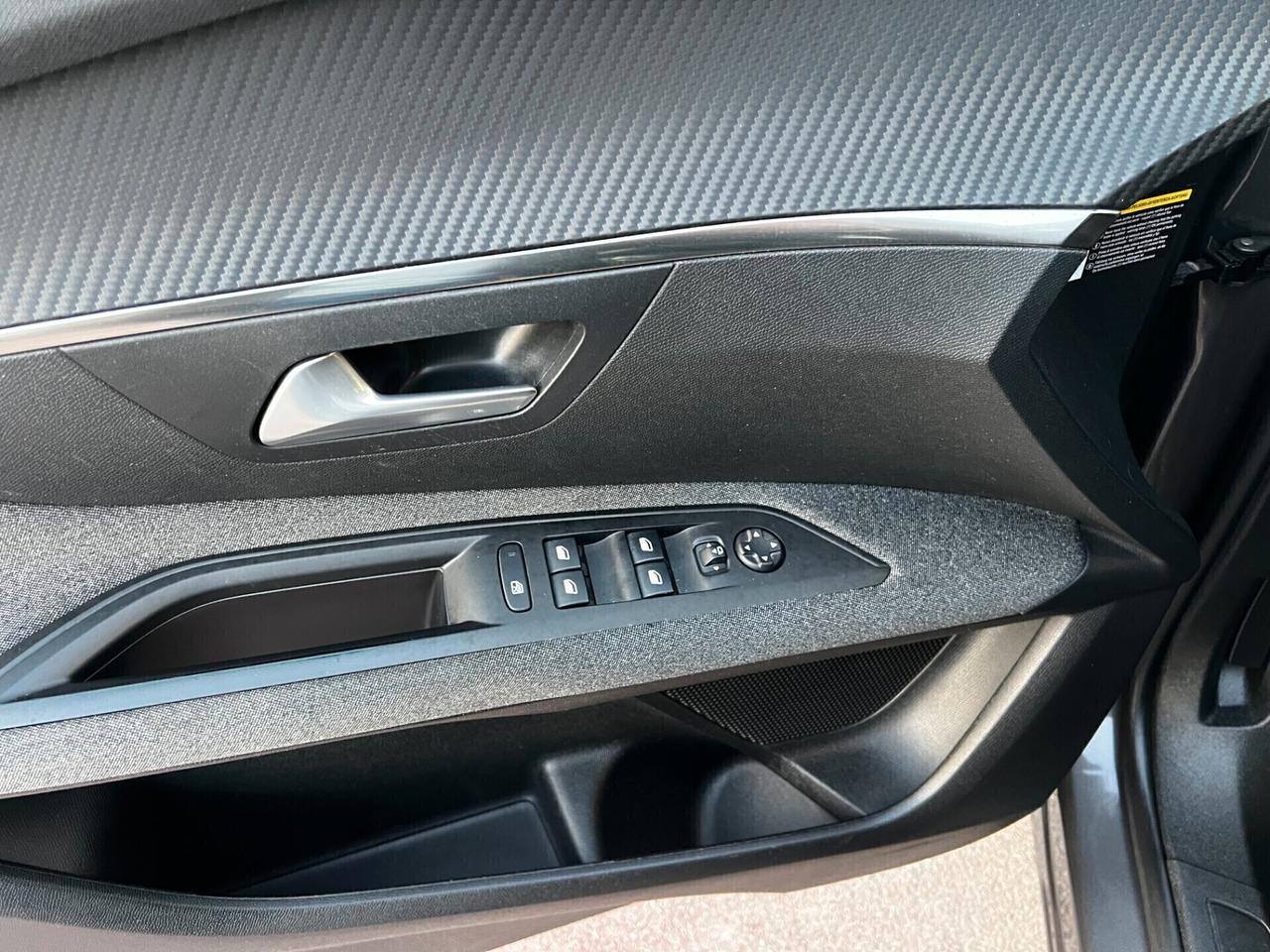 Peugeot 3008 BlueHDi 1.5 130 - AUTO-2021