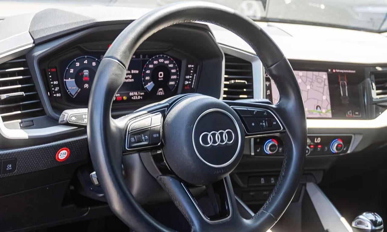 Audi A1 SPB 30 TFSI S line edition Navi LED