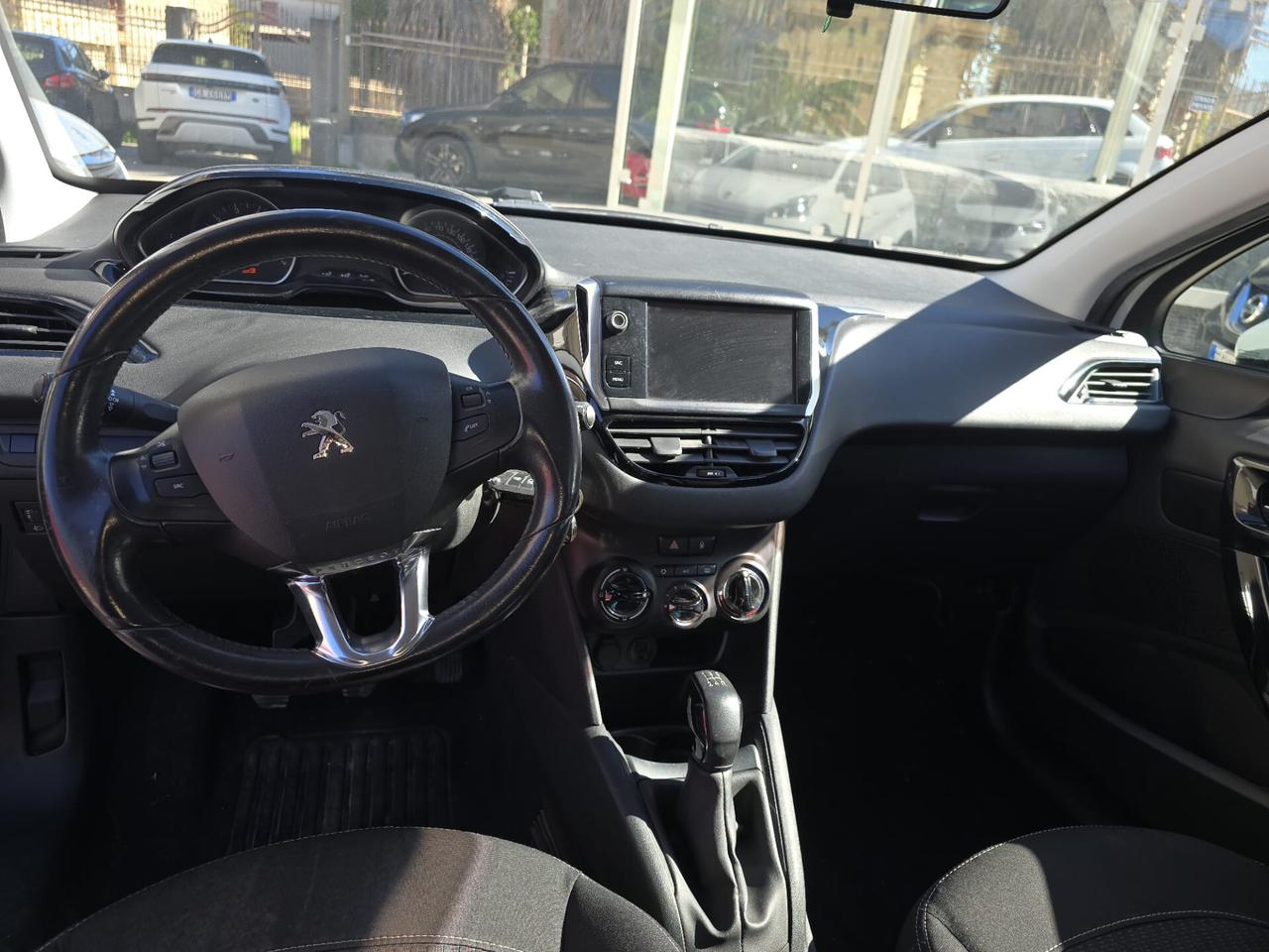 Peugeot 208 PureTech 82 5p. GPL Allure