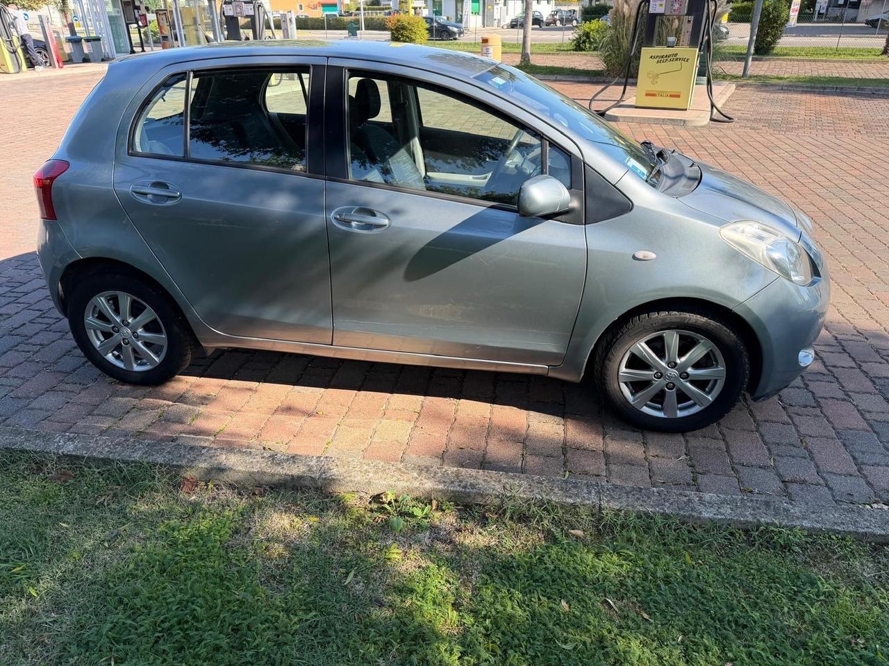 Toyota Yaris 1.3 5 porte automatica