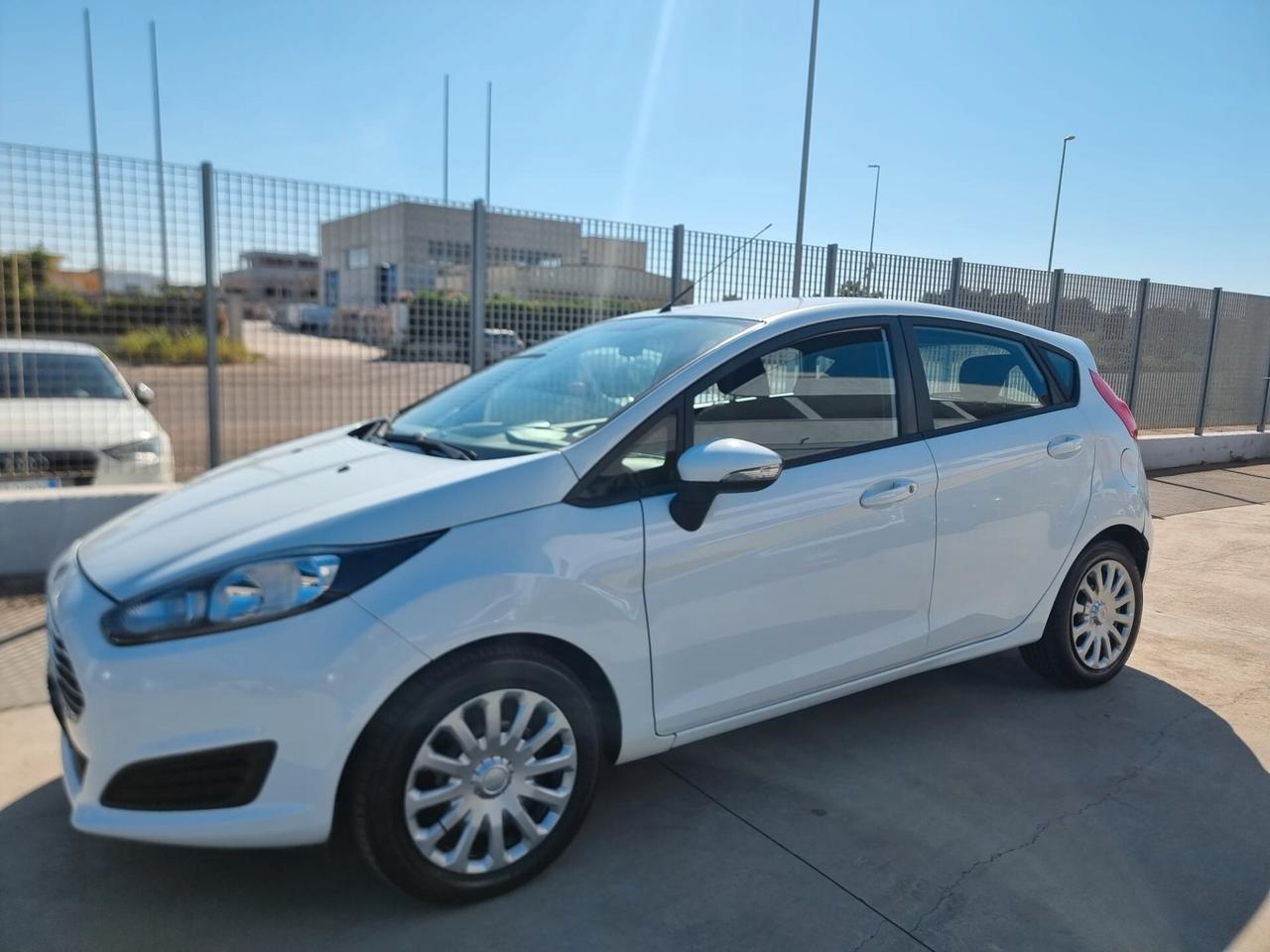 Ford Fiesta 1.5 TDCi 75CV 5 porte Titanium
